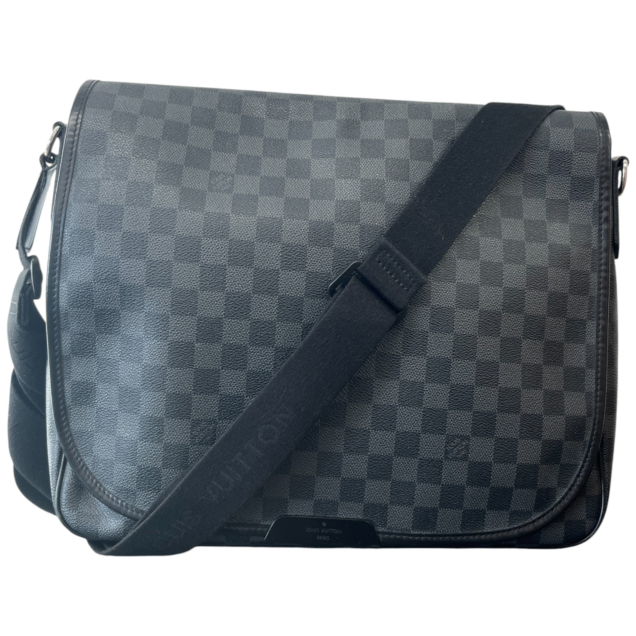 Men's Damier Graphite Daniel Mm Messenger Bag Black