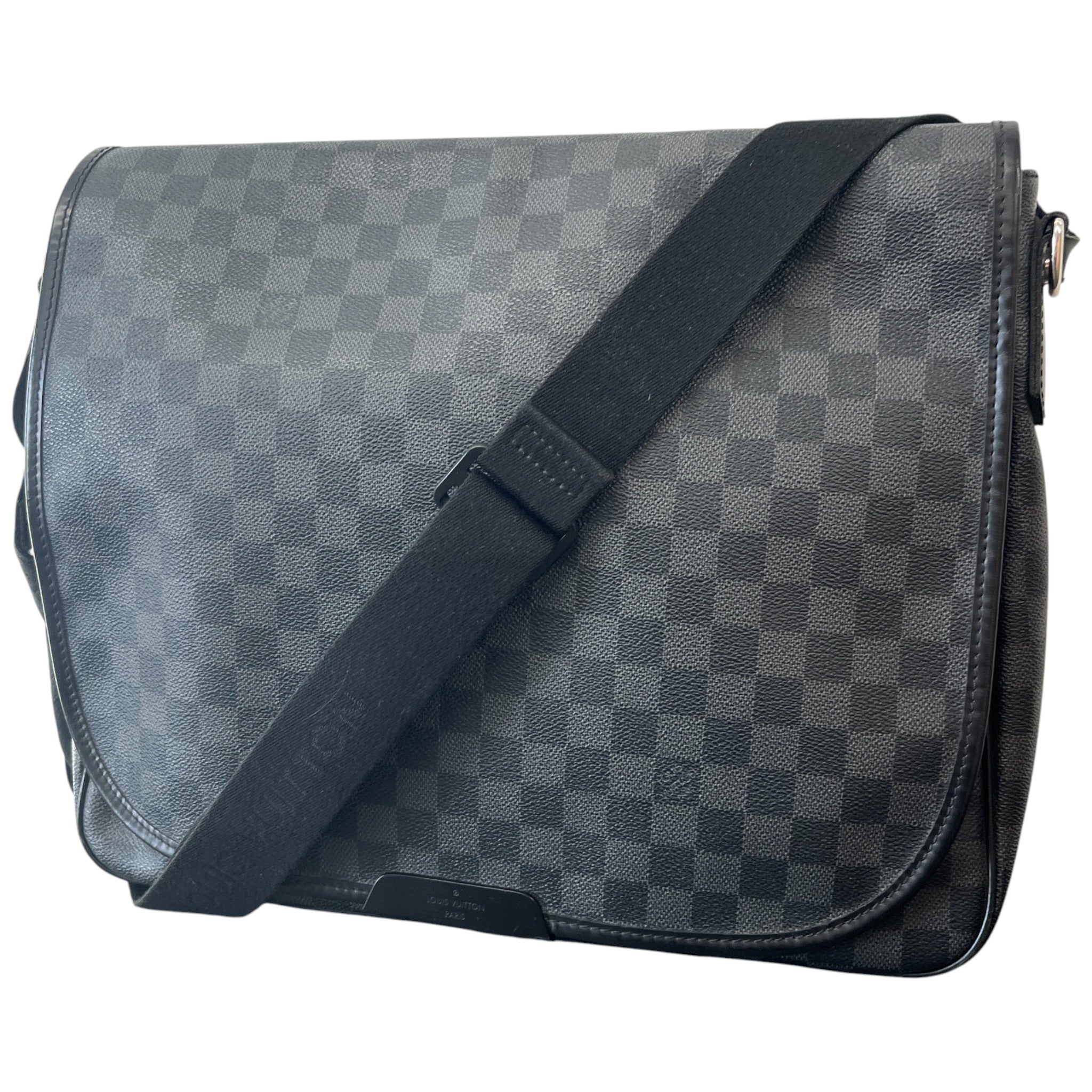 Men's Damier Graphite Daniel Mm Messenger Bag Black