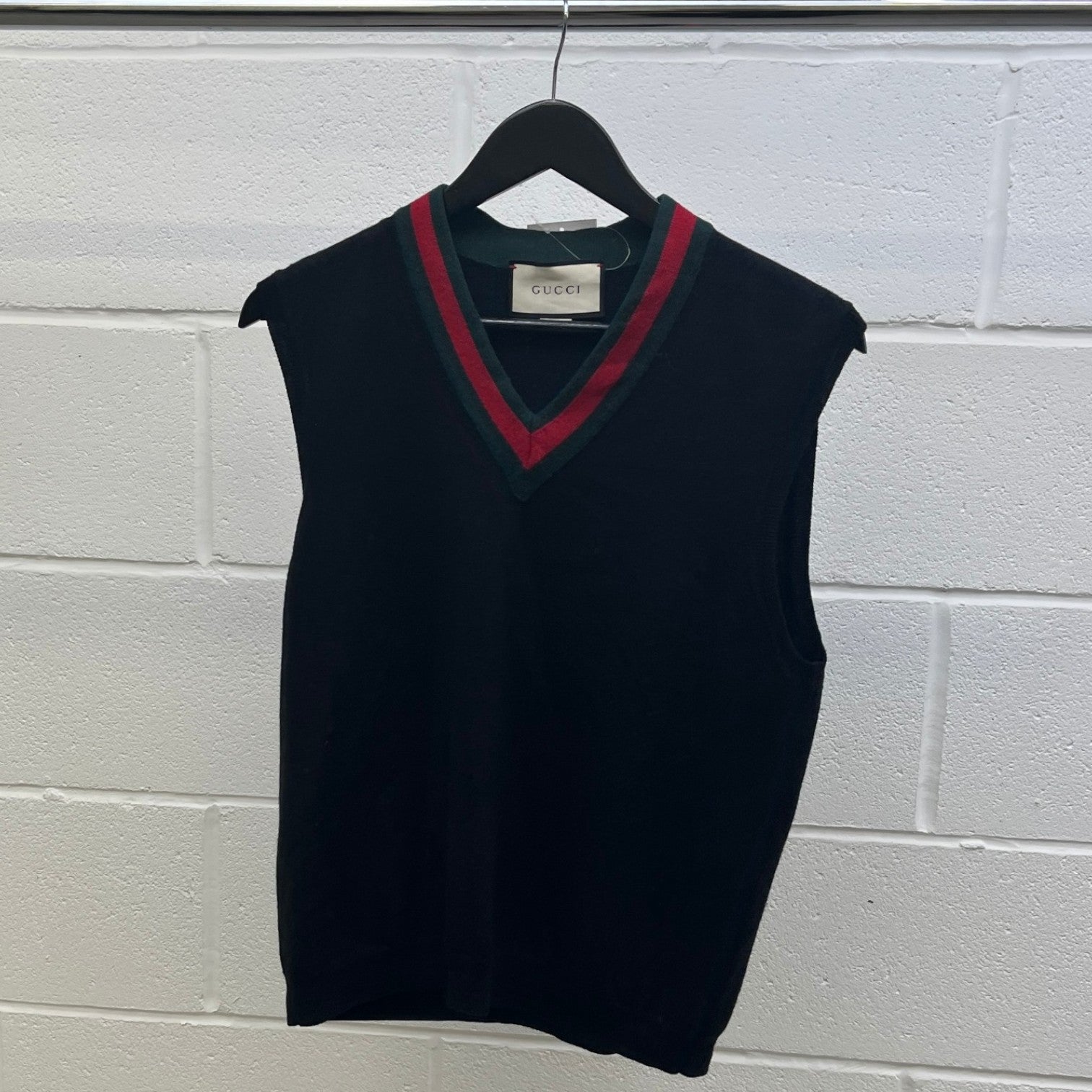 Men's Web Stripe V Neck Vest Black Size XL