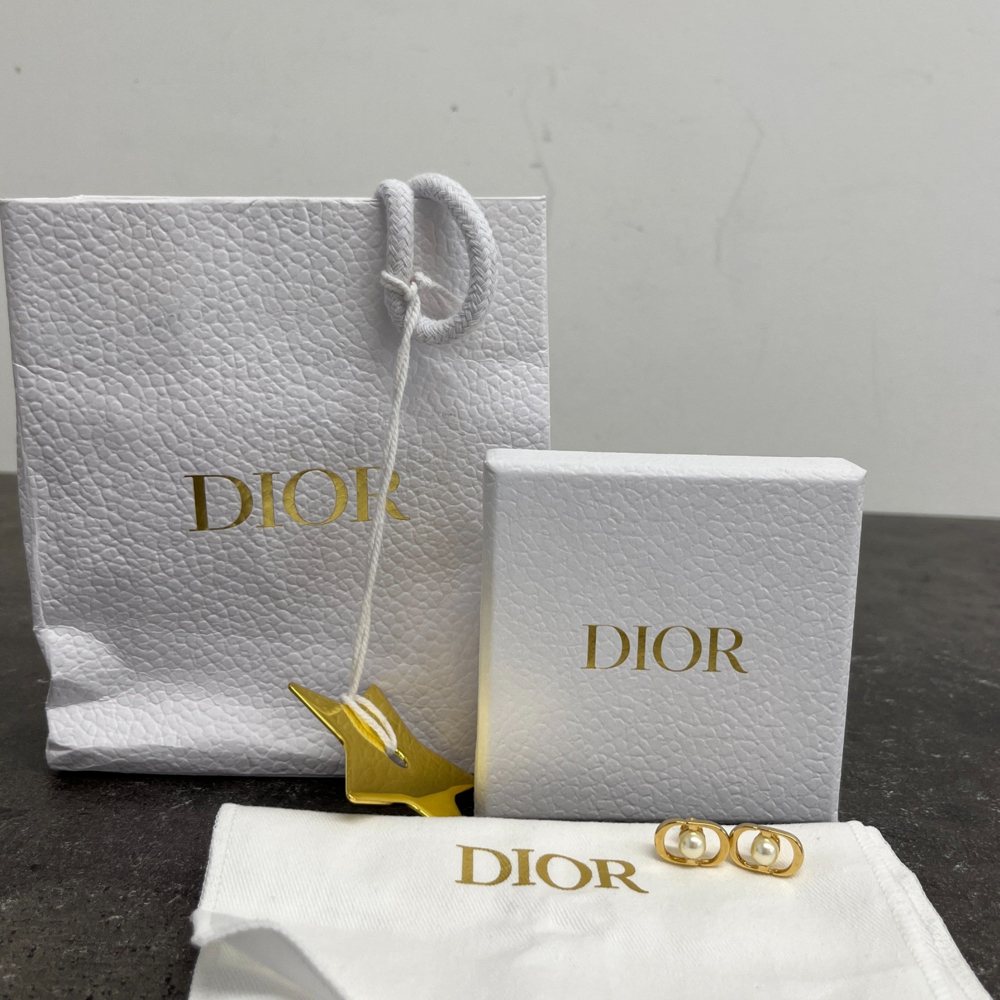 Women's Petit Cd Jolie Mini Stud Earrings Gold