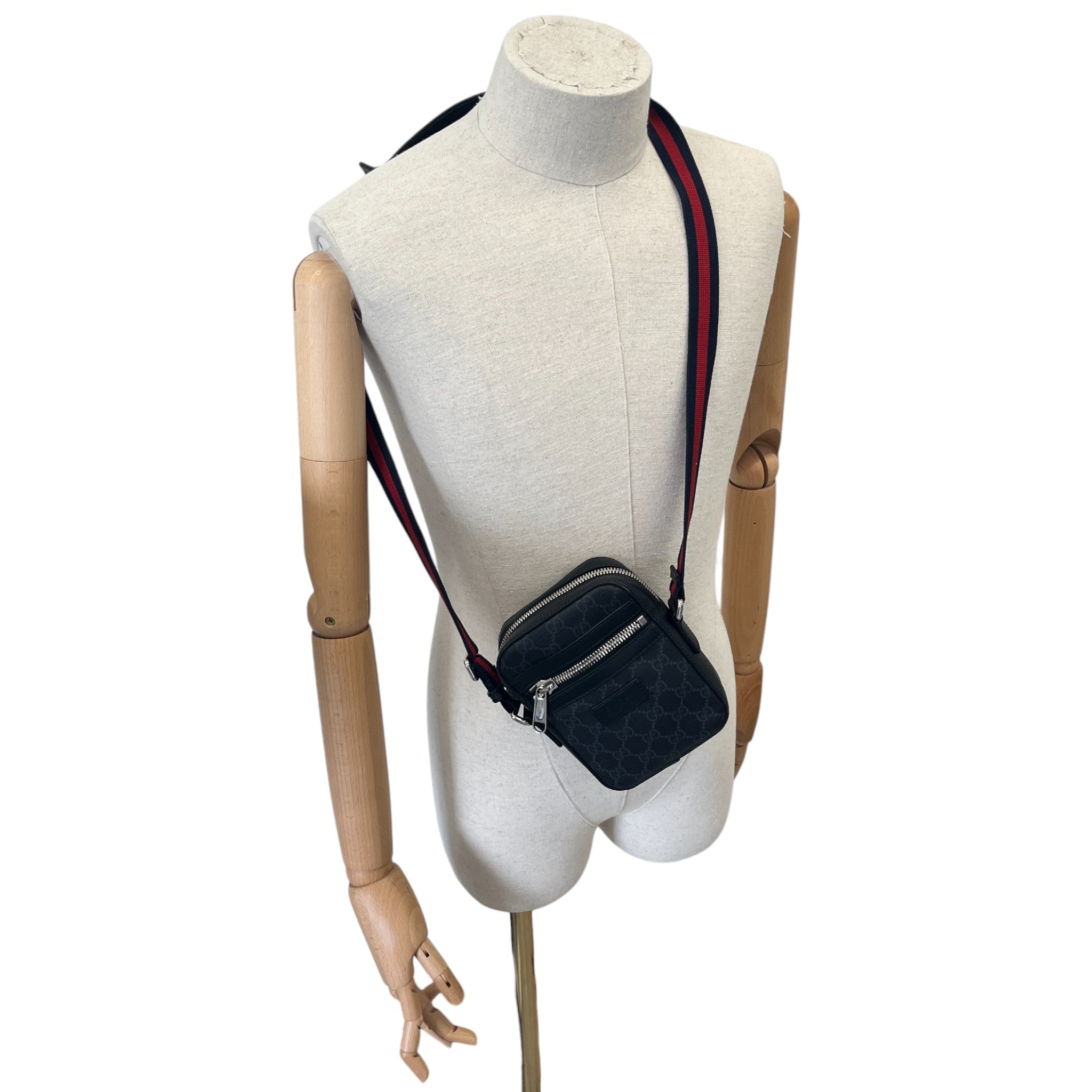 Men's Gg Supreme Messenger Bag Charcoal