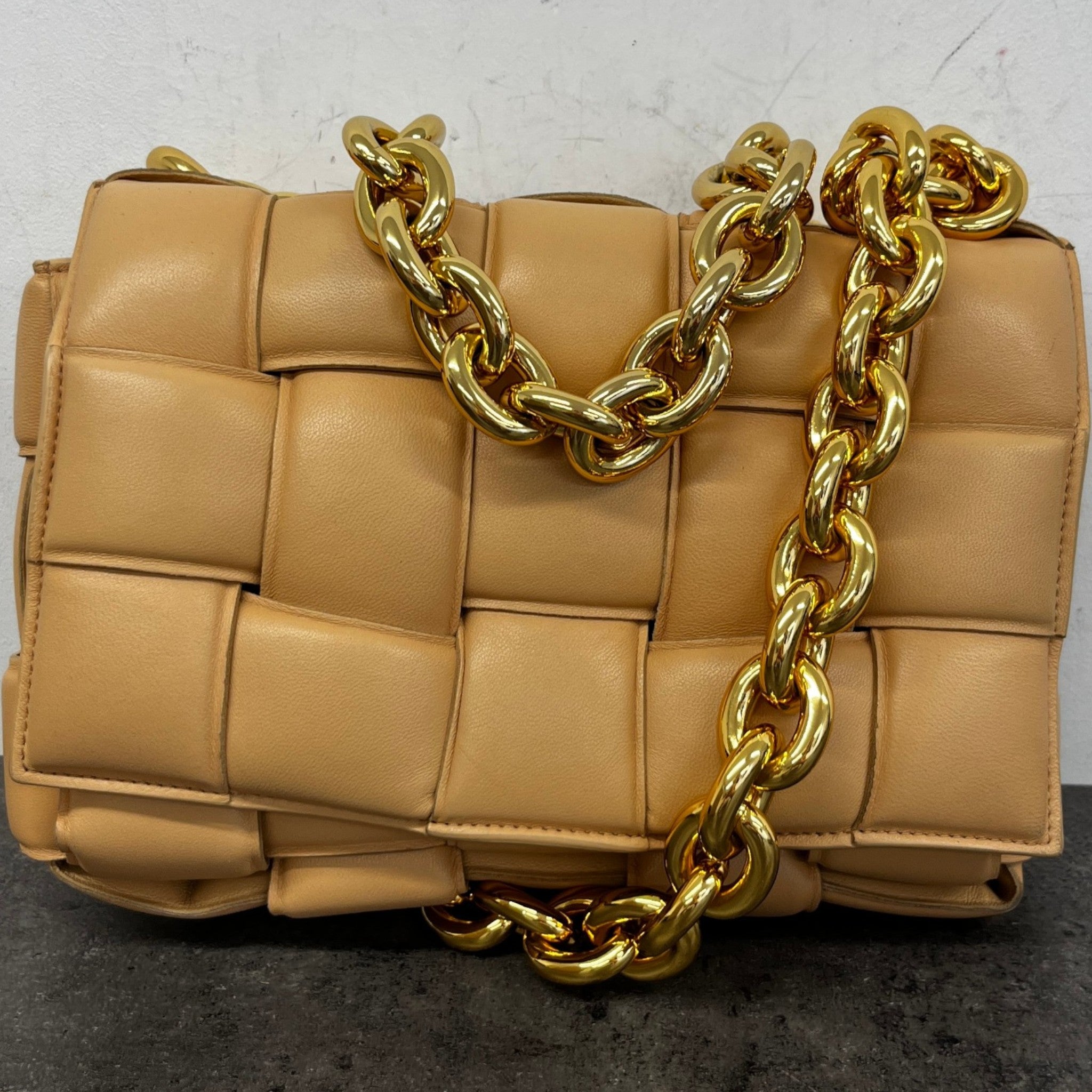 Women's Chain Cassette Bag Beige