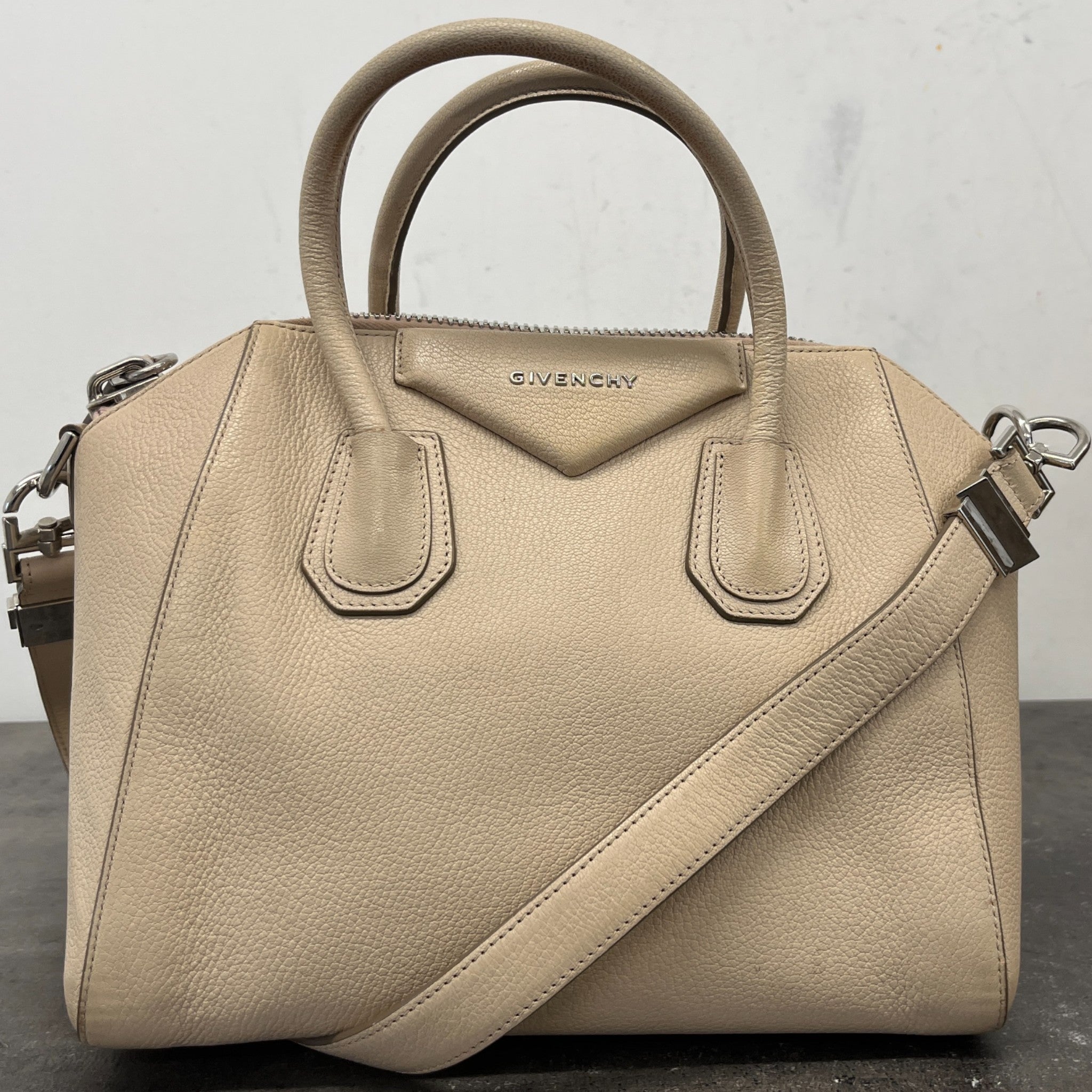 Women's Antigona Small Bag Nude