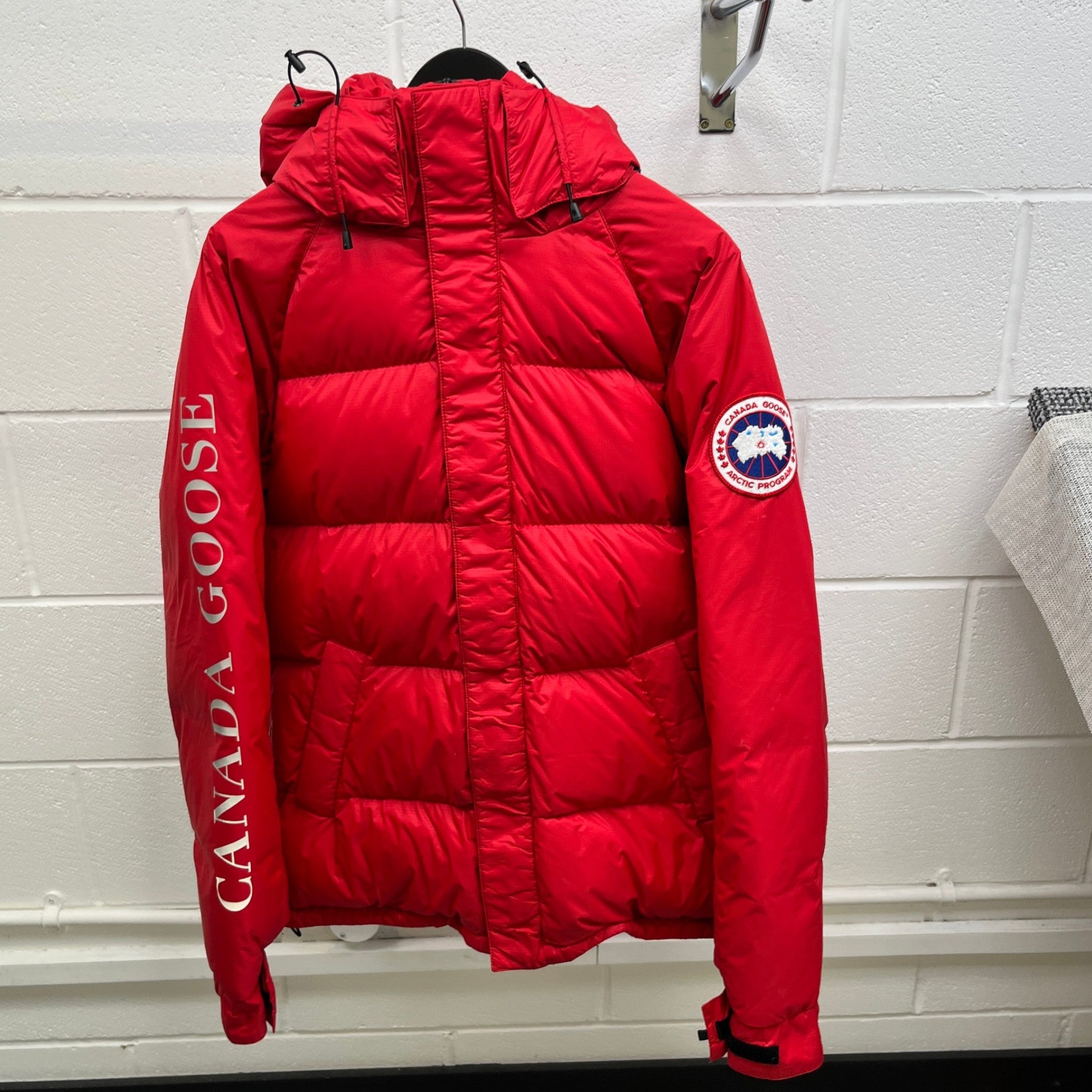 Men's Approach Down Jacket Red Size M