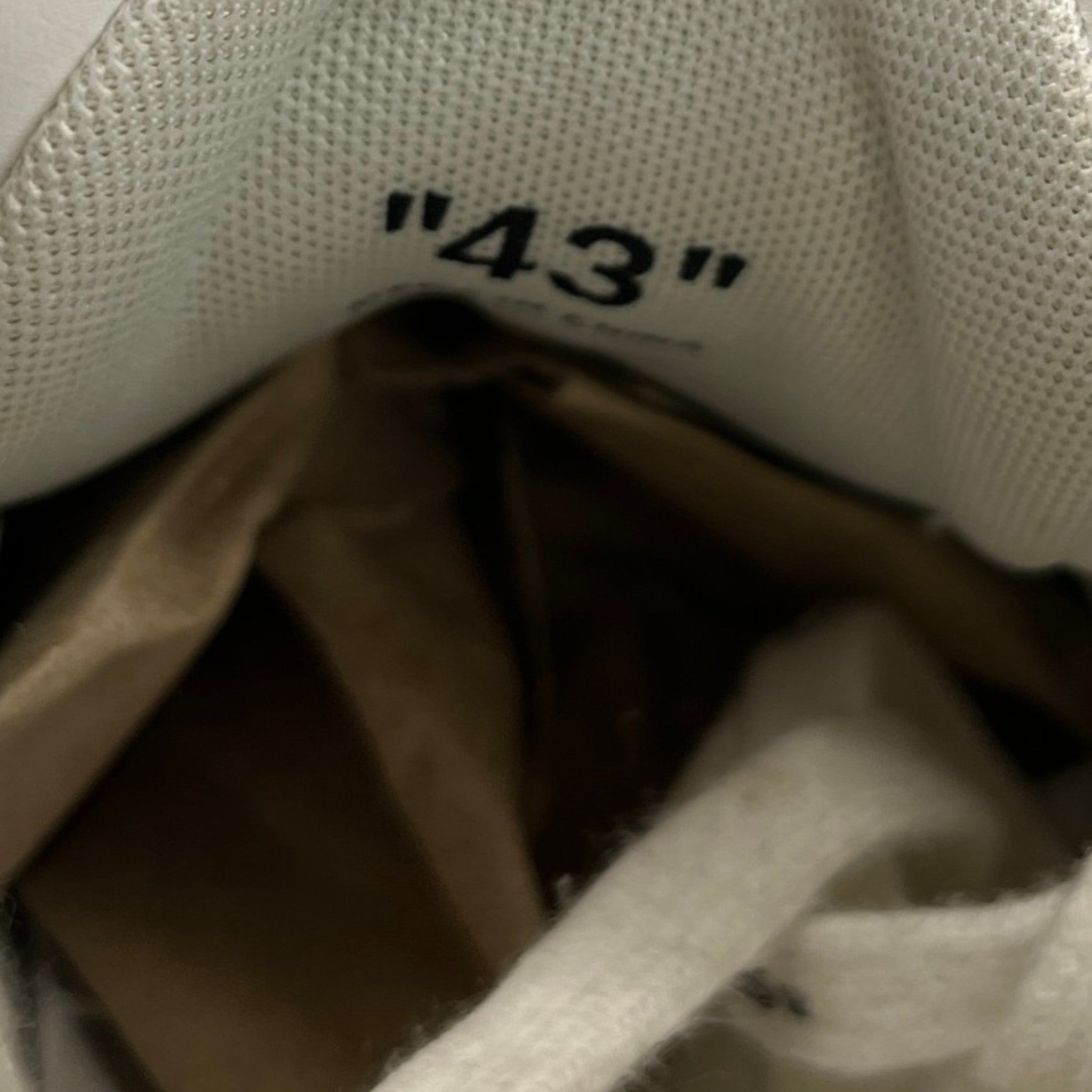 Men's Out Of Office Low Trainers White Size EU 43 / UK 9