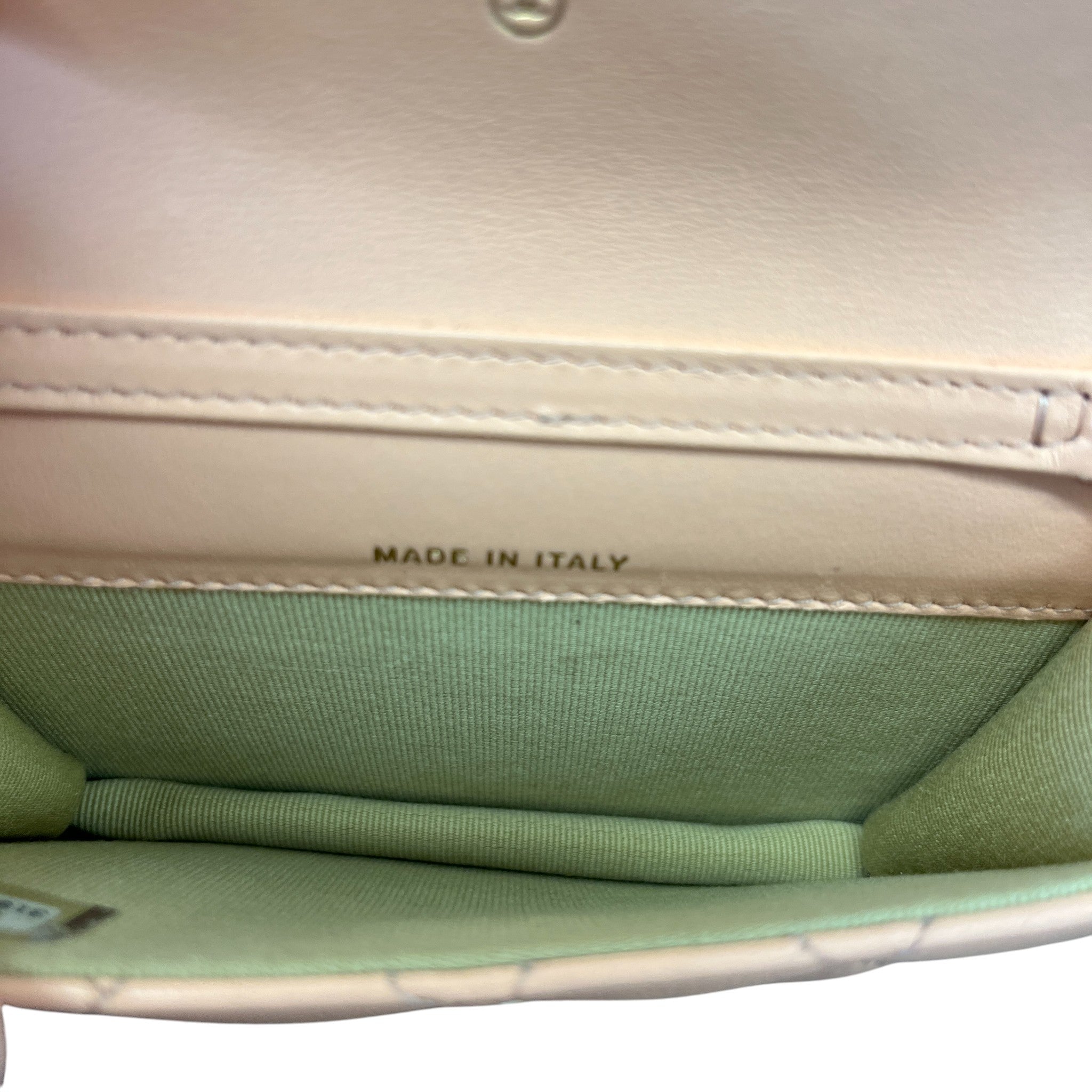 Women's Pearl Crush Lambskin Handbag Pink