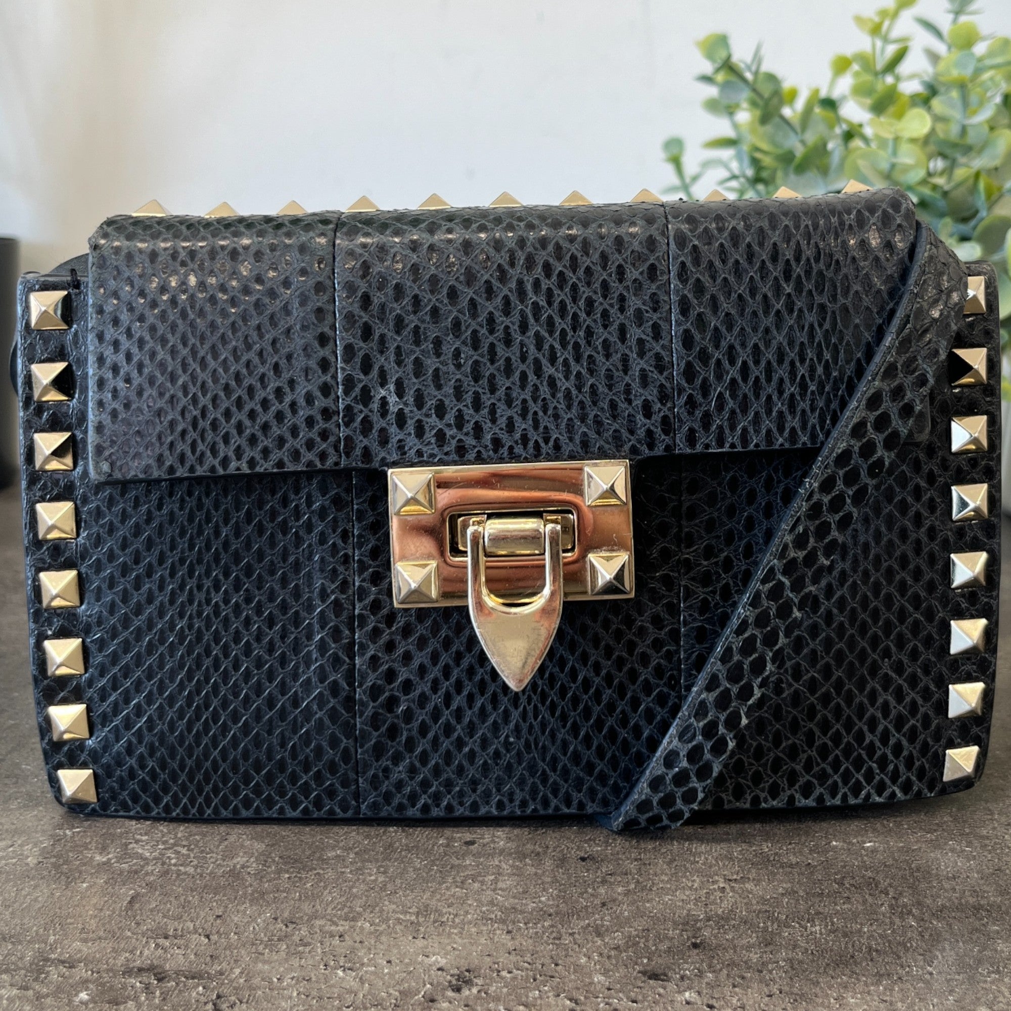 Women's Rockstud Spike Clutch Black