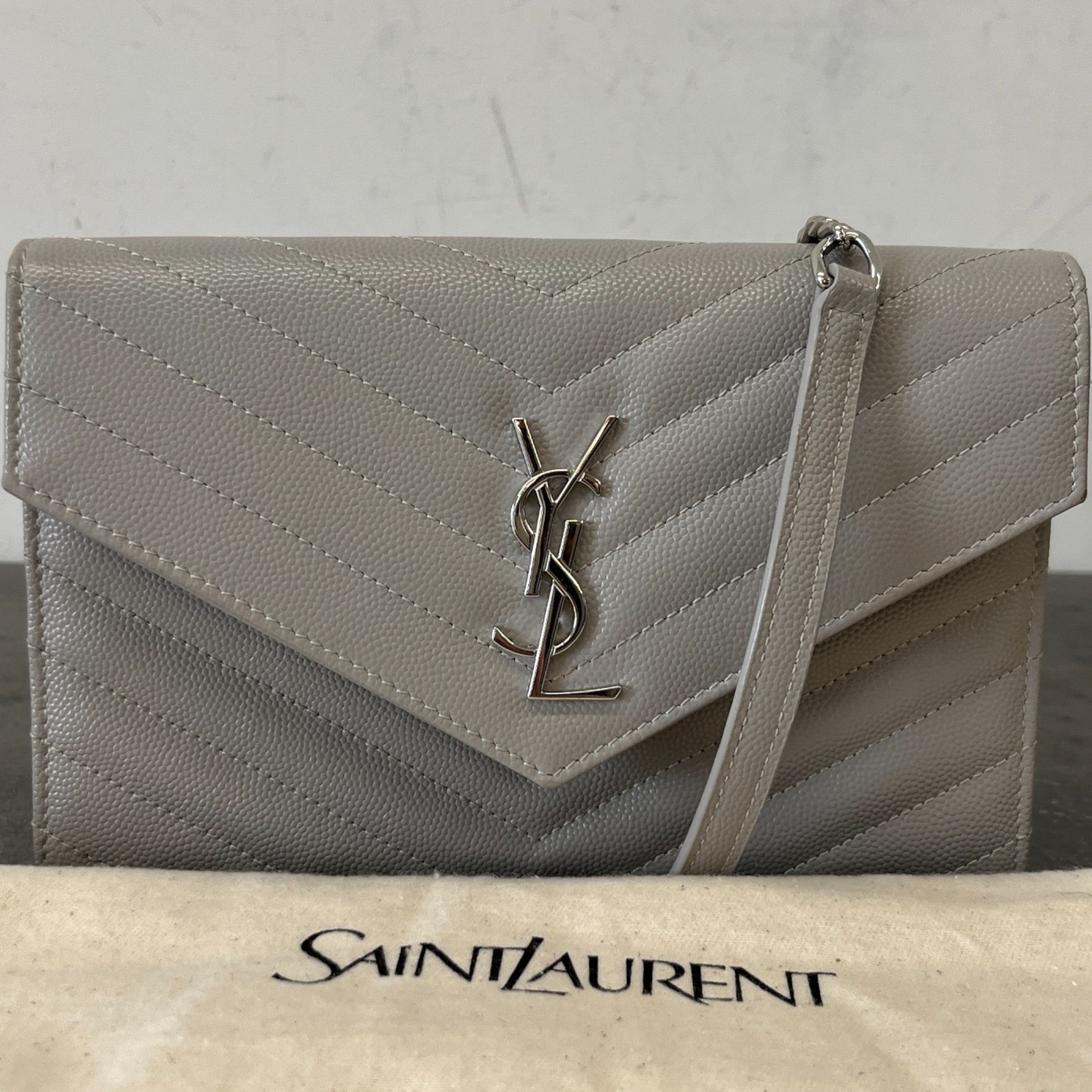 Women's Cassandre Envelope Chain Bag Grey