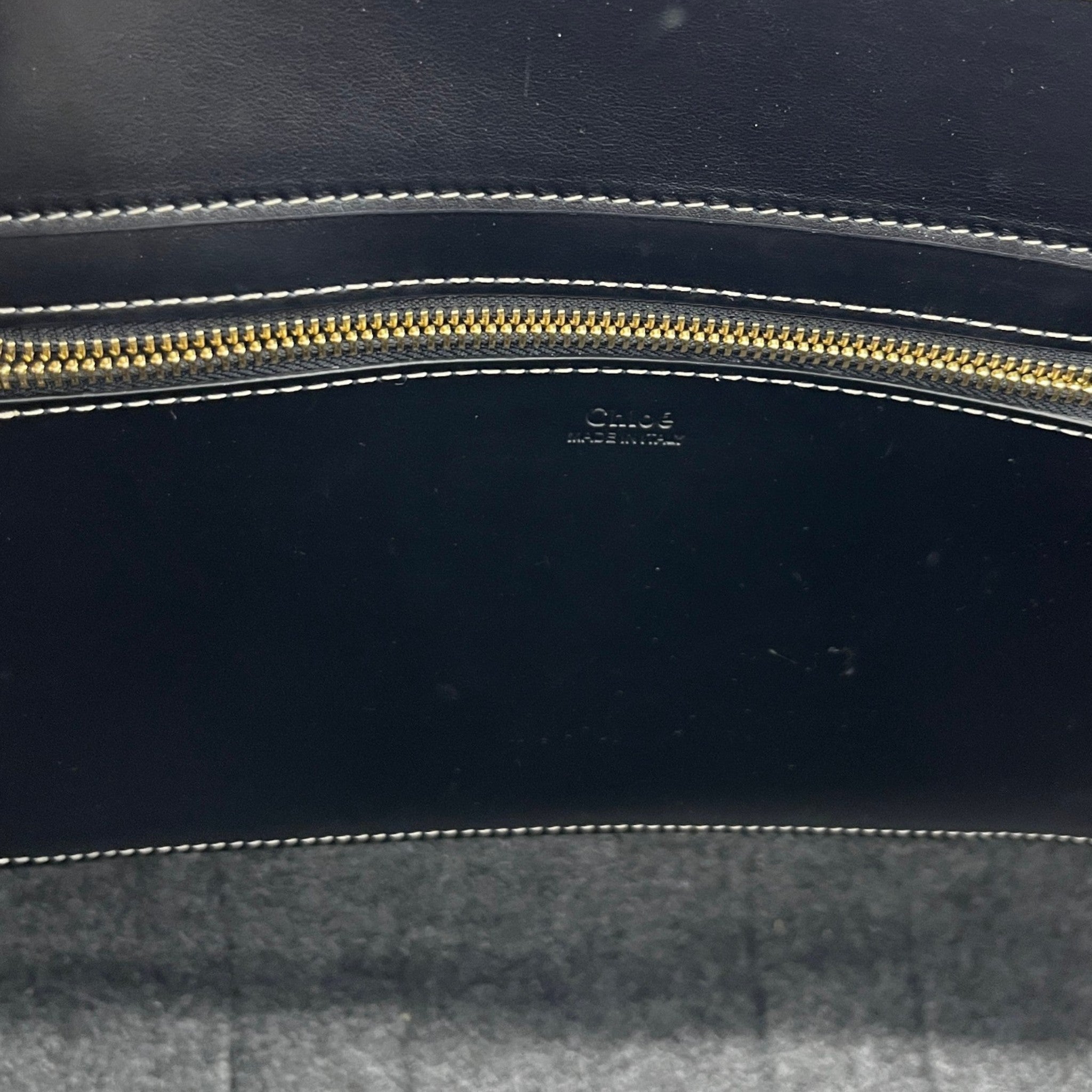 Women's Woody Logo Strap Handbag Grey