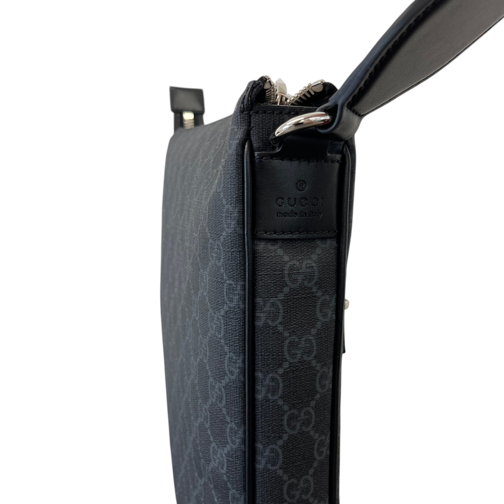Men's Gg Supreme Messenger Bag Black