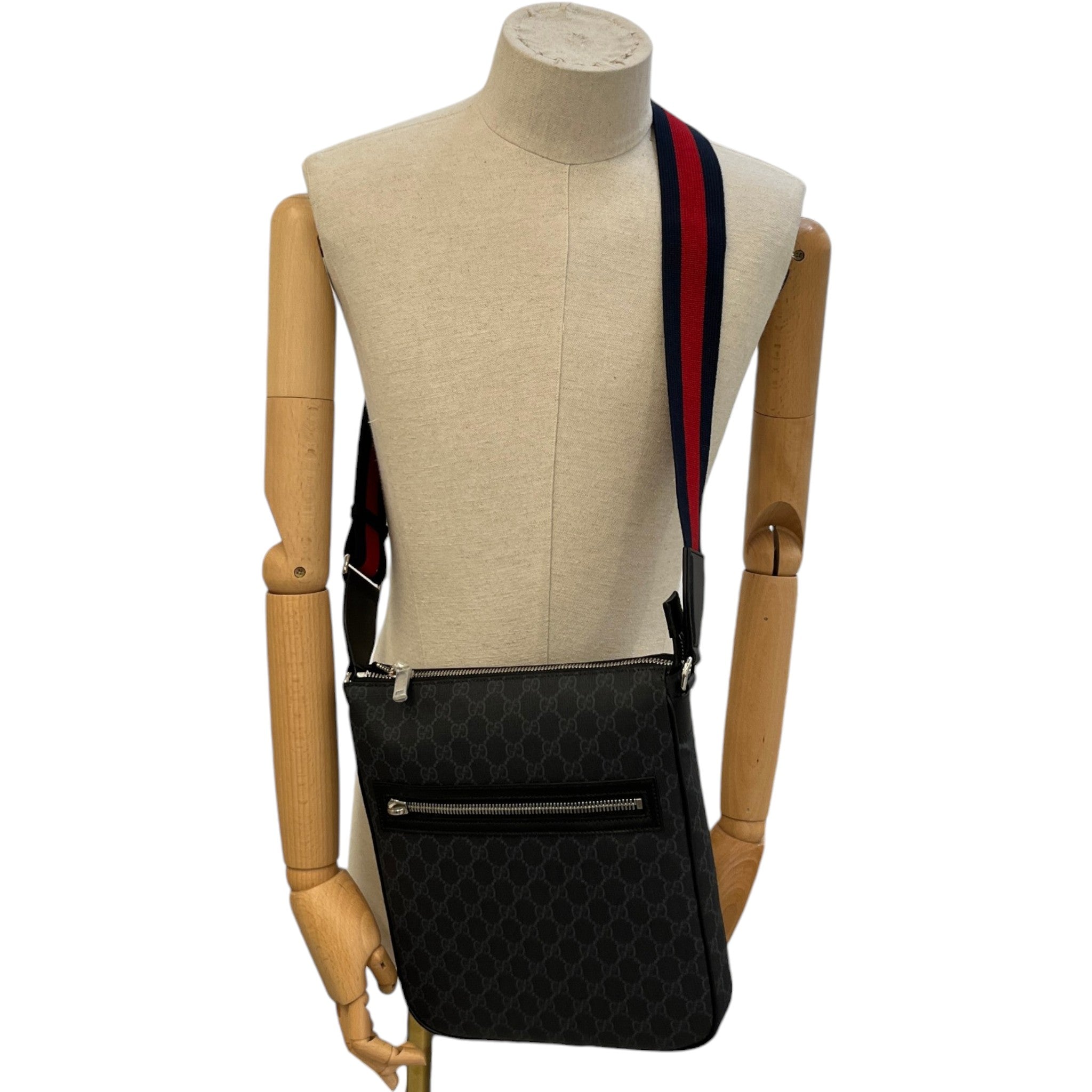 Men's Gg Supreme Messenger Bag Black