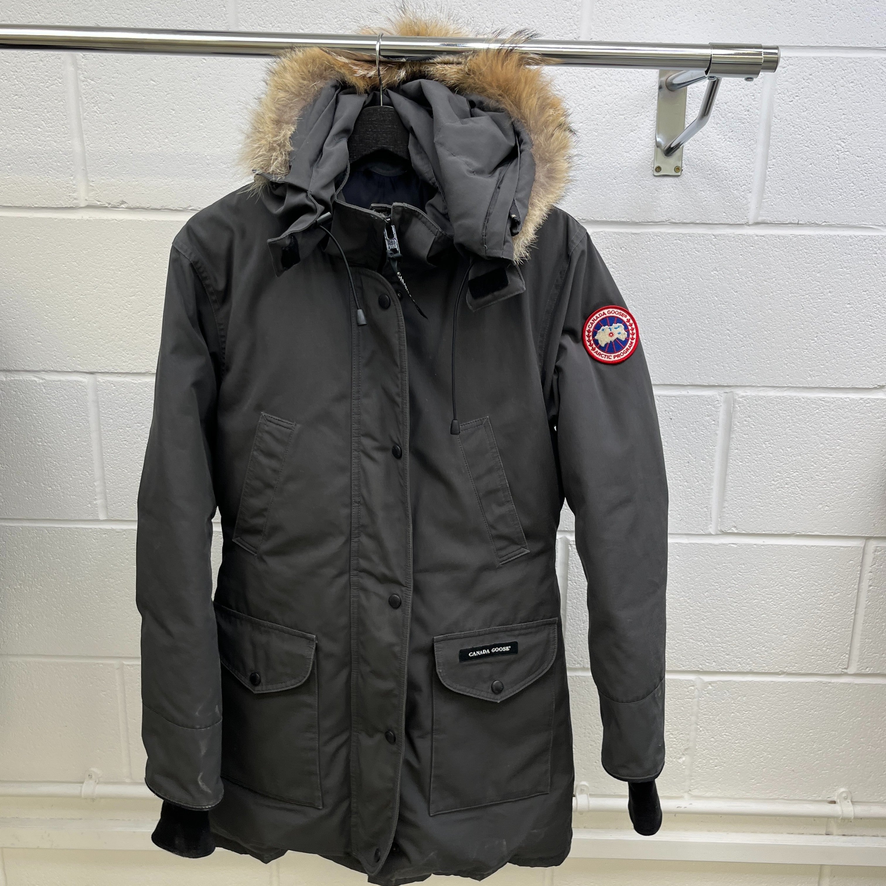 Women's Trillium Parka Down Jacket Grey Size S