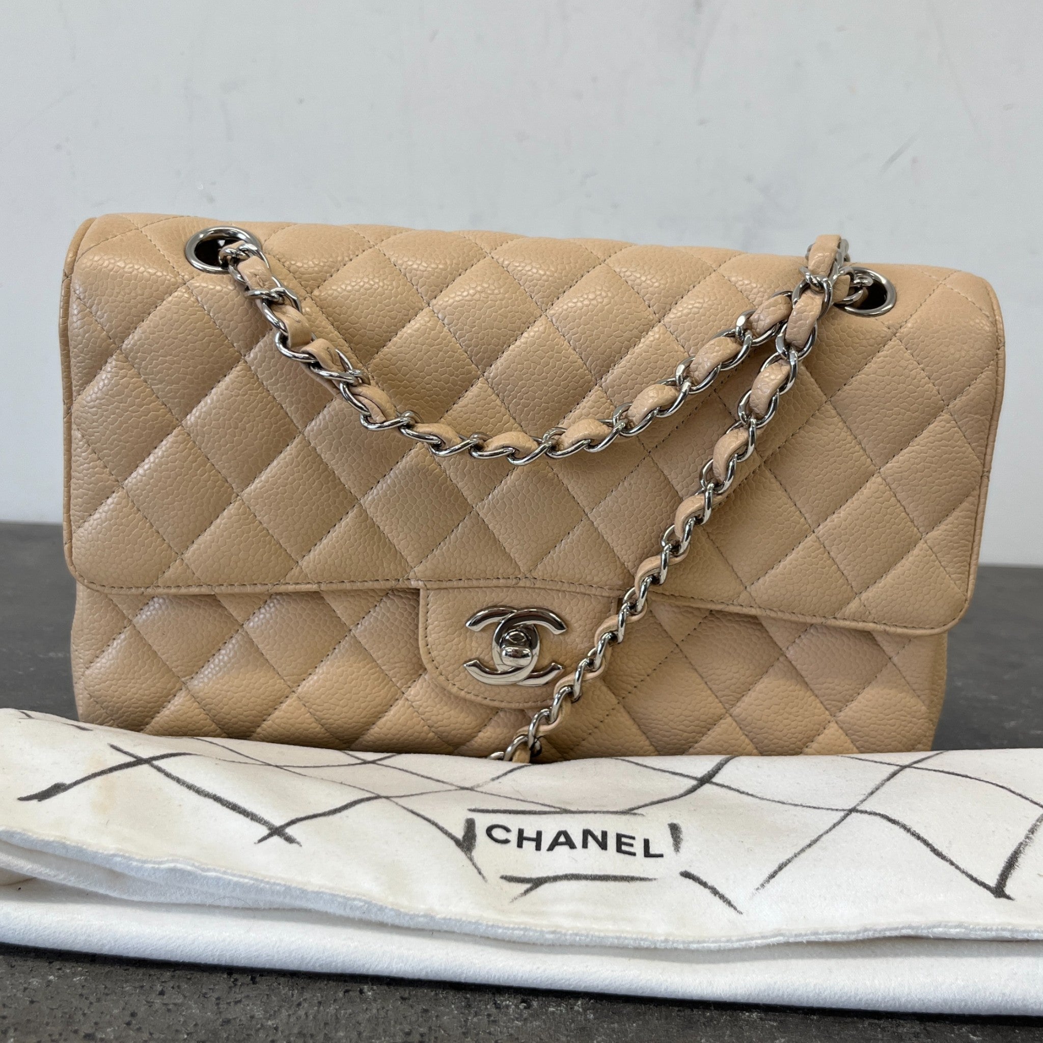 Women's Classic Flap Medium Caviar Handbag Beige