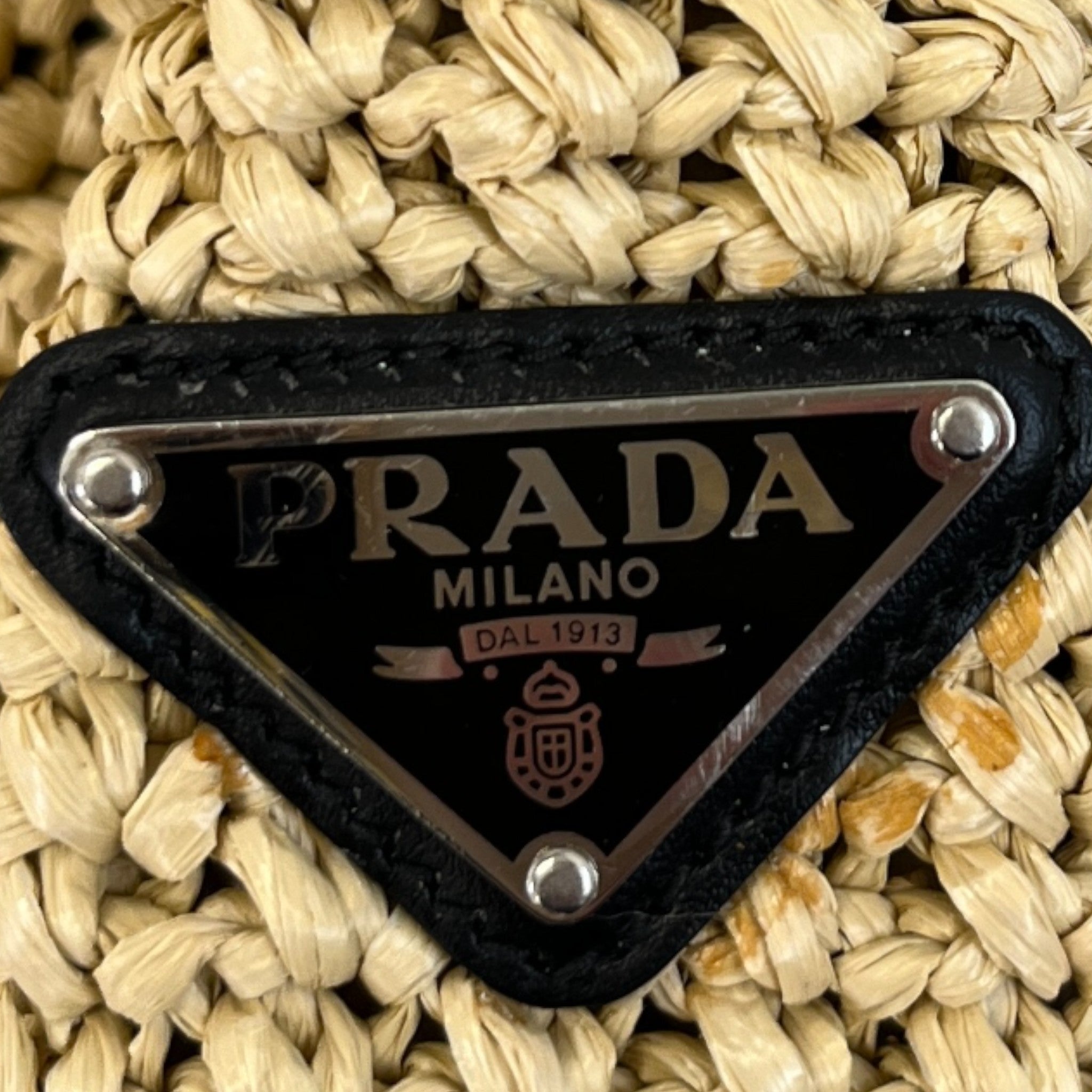 Women's Raffia Plaque Logo Tote Bag Brown