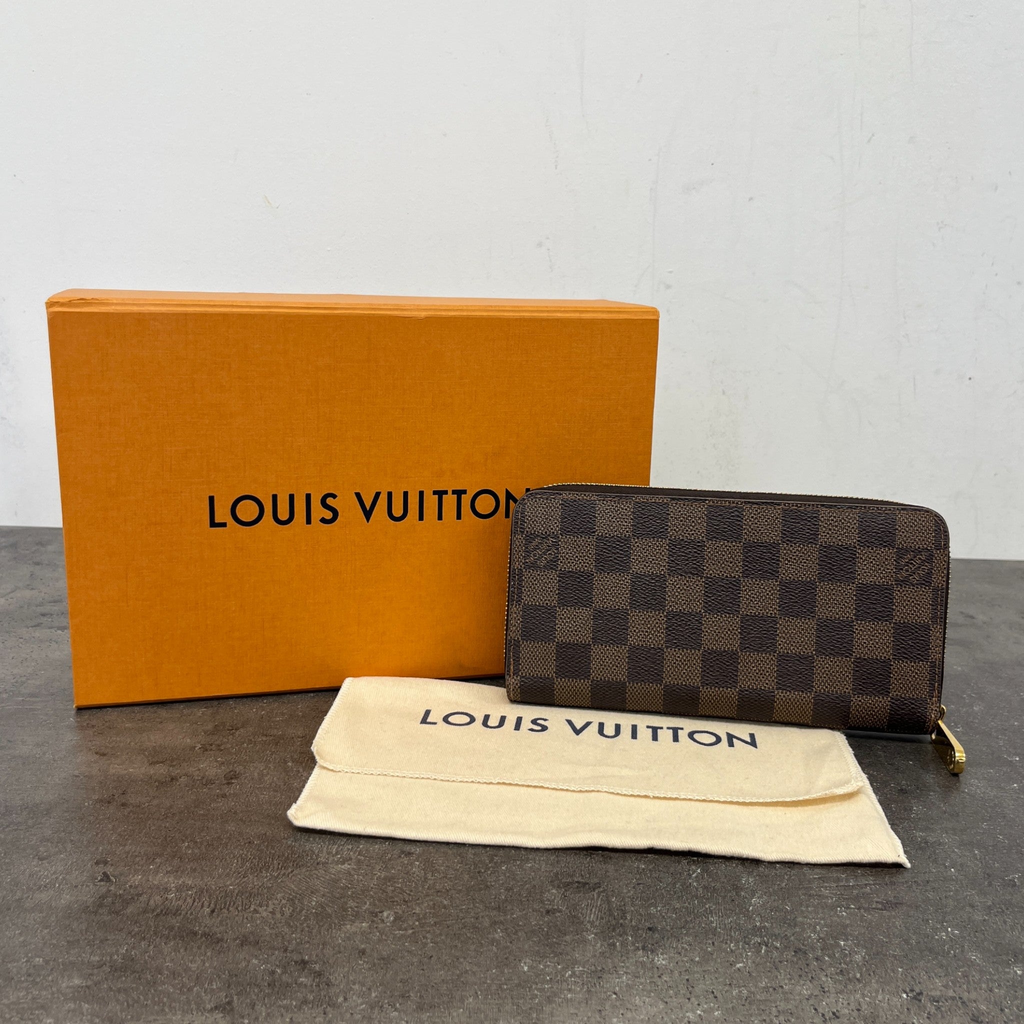 Women's Damier Ebene Clemence Zippy Wallet Brown