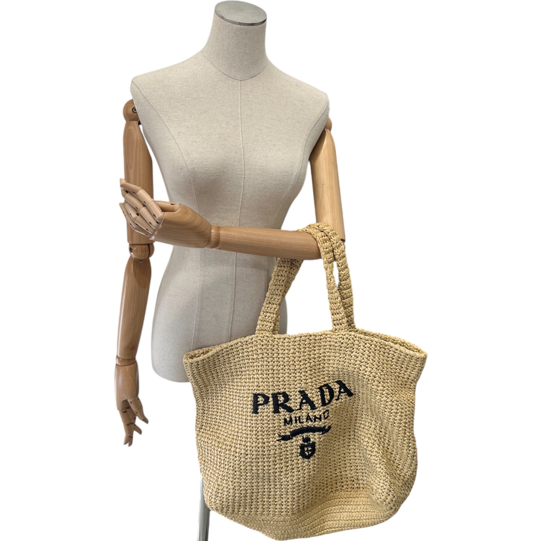 Women's Raffia Plaque Logo Tote Bag Brown
