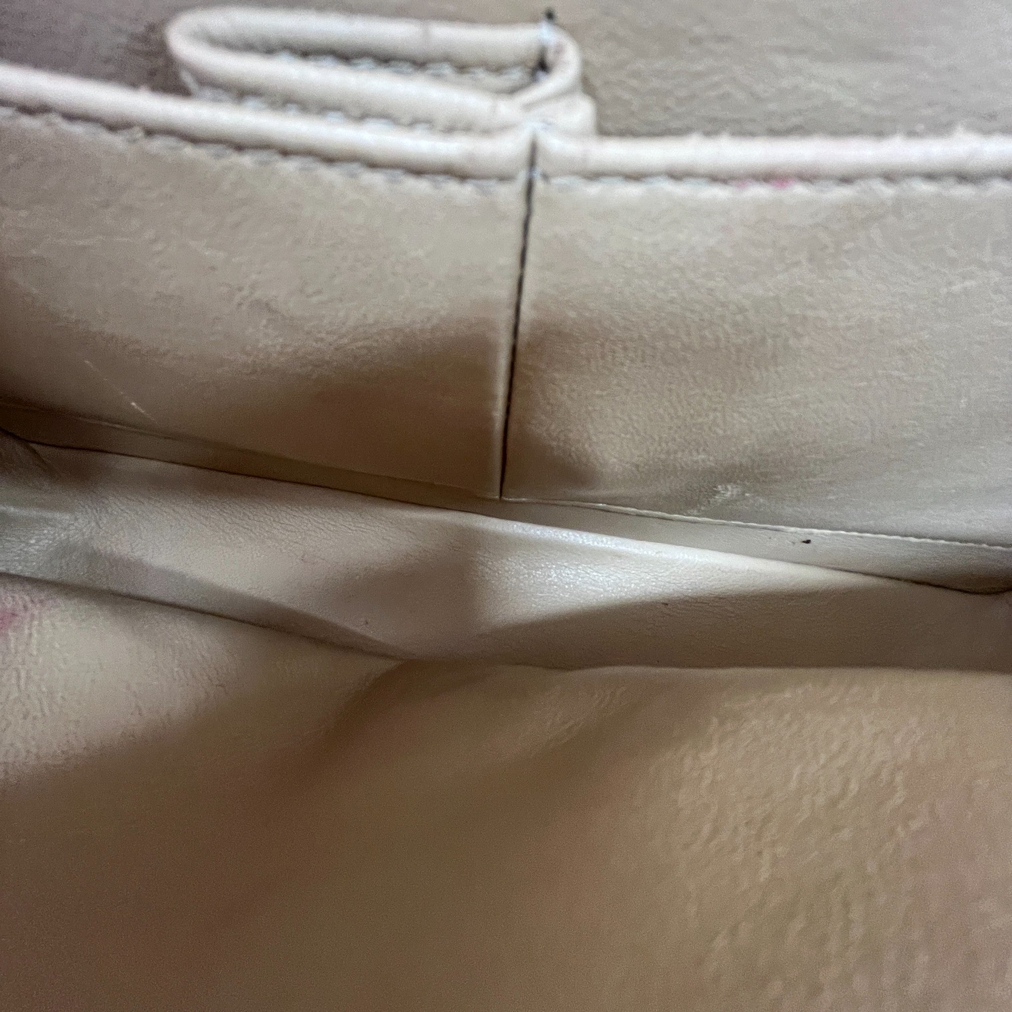 Women's Classic Flap Medium Caviar Handbag Beige