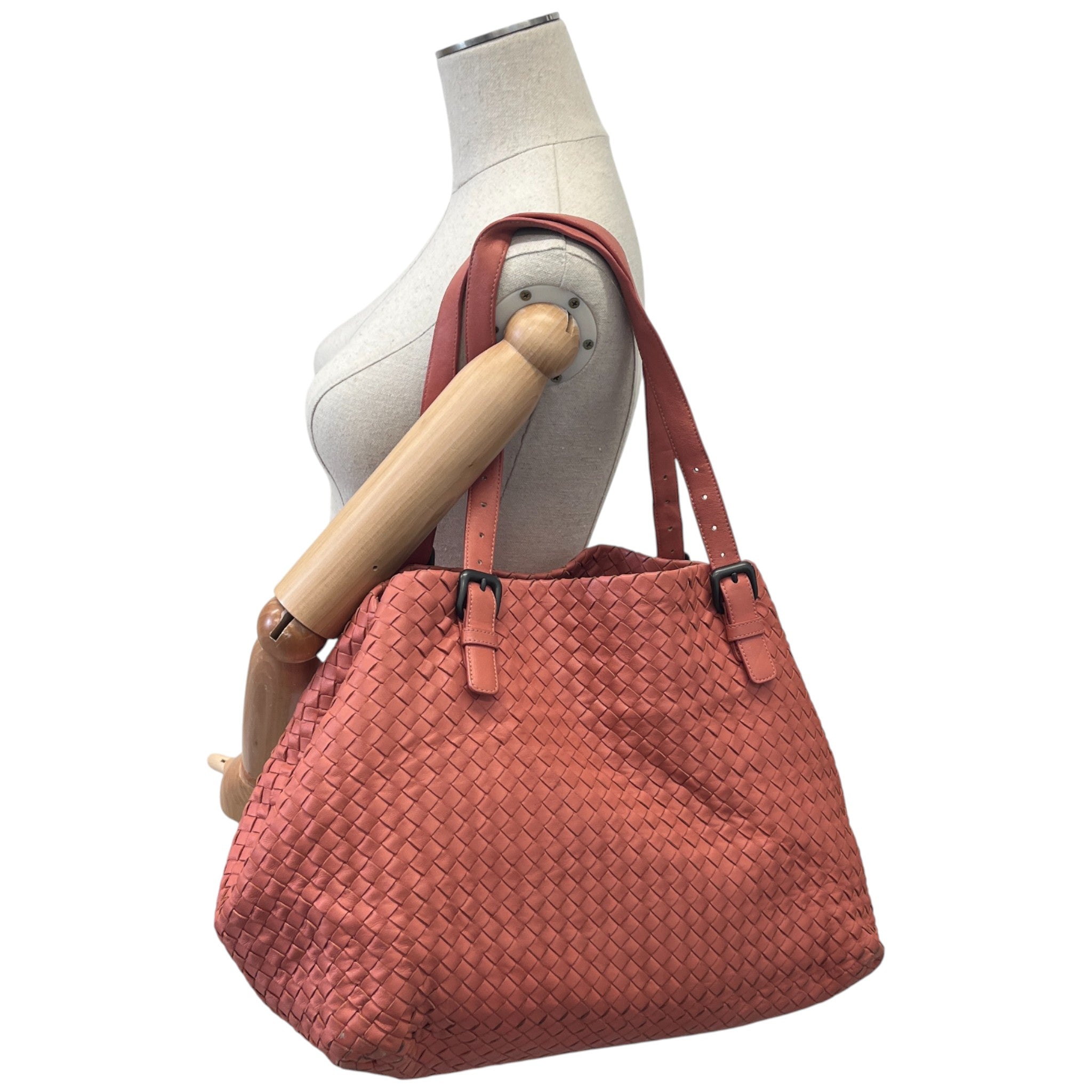 Women's Intrecciato Cesta Bag Pink