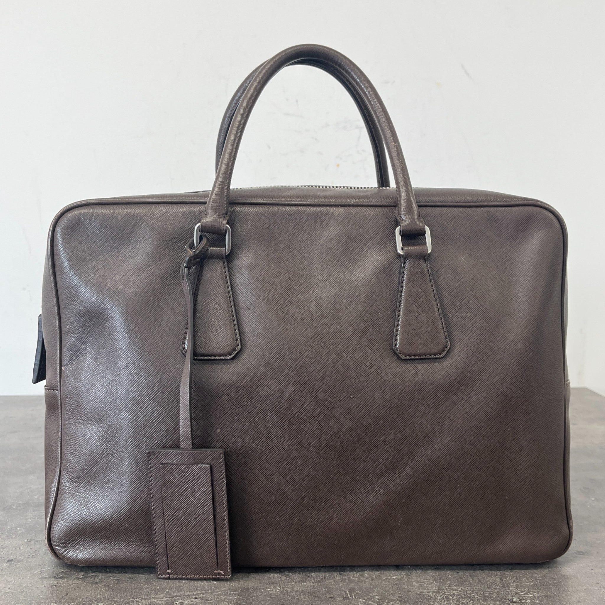 Men's Plaque Logo Saffiano Briefcase Bag Brown