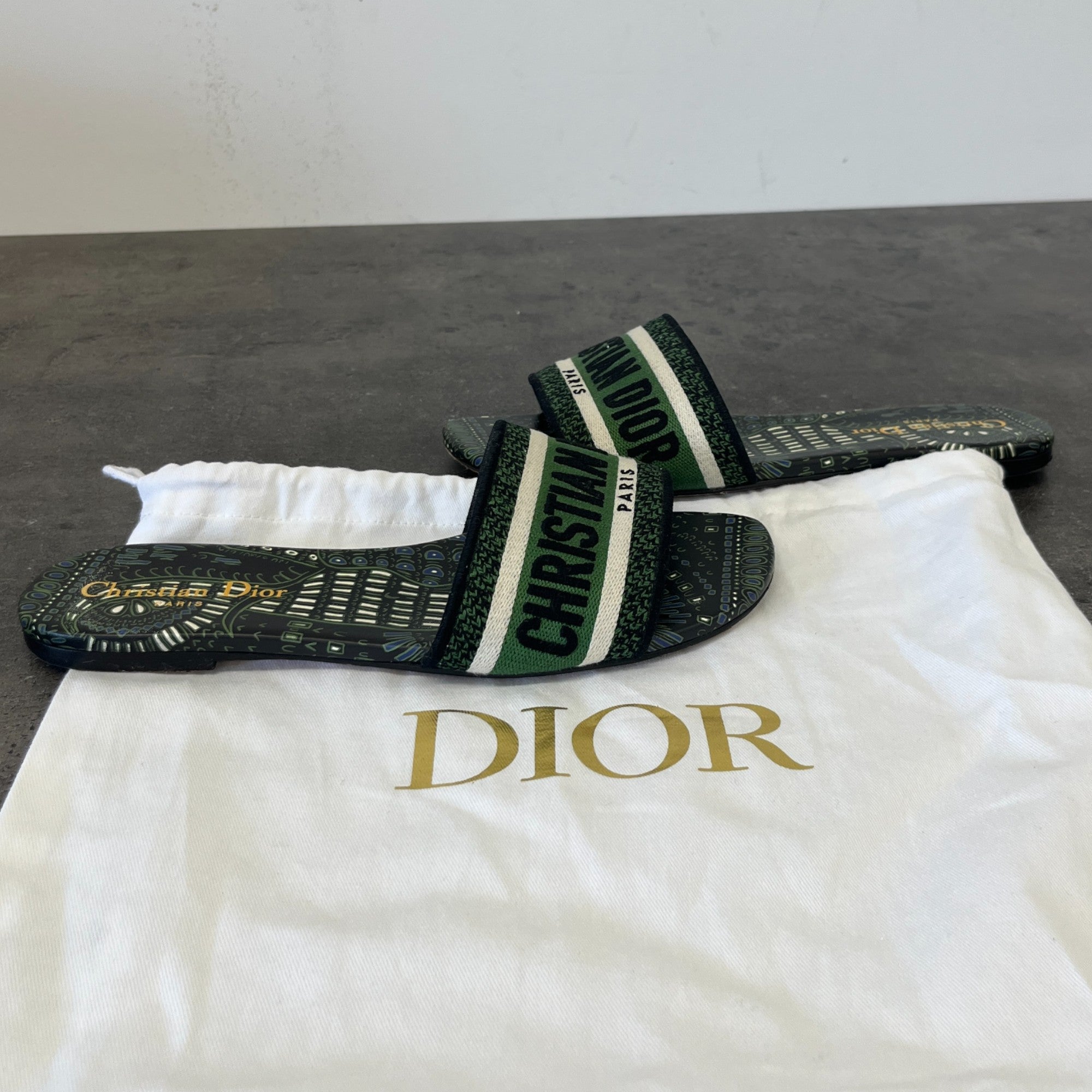 Women's Dway Slides Green Size EU 37.5 / UK 4.5