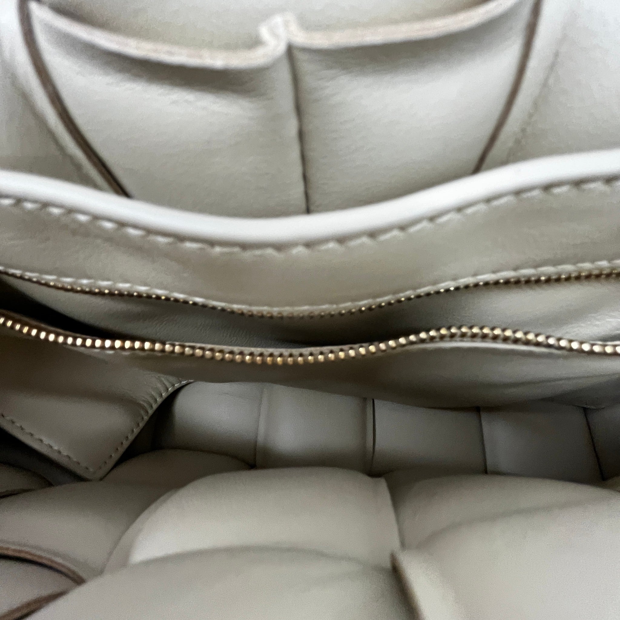 Women's Chain Cassette Bag Beige