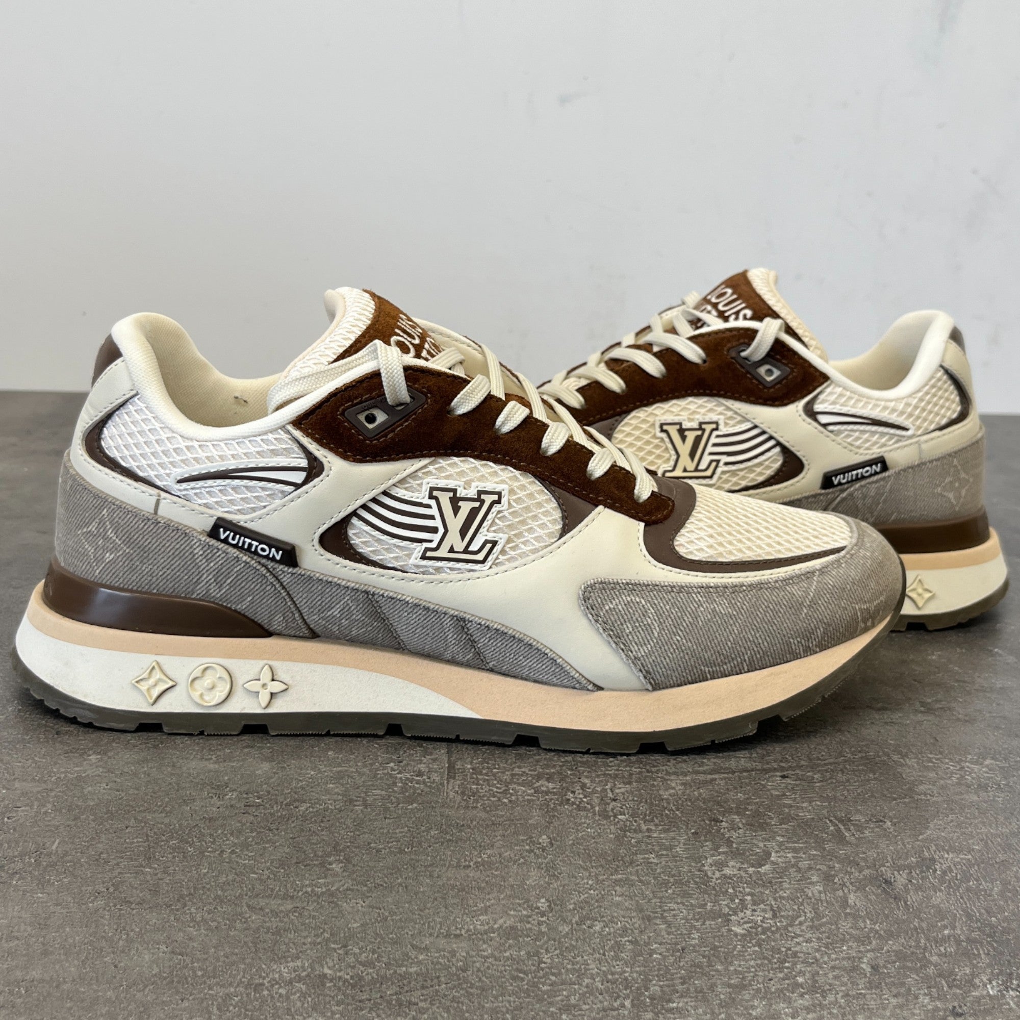 Men's Run Away Low Trainers Cream Size EU 42 / UK 8
