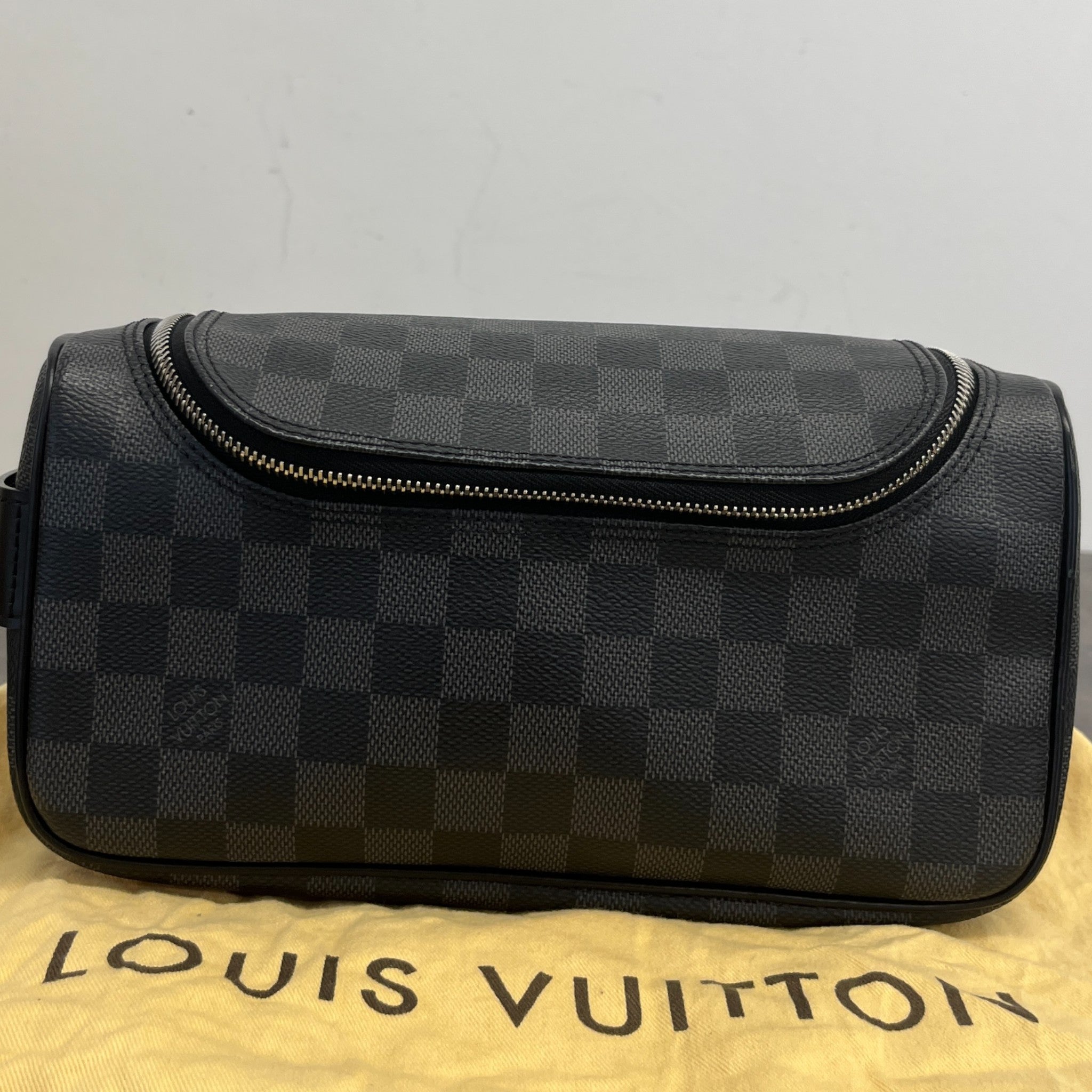 Men's Damier Graphite Toiletry Bag Black