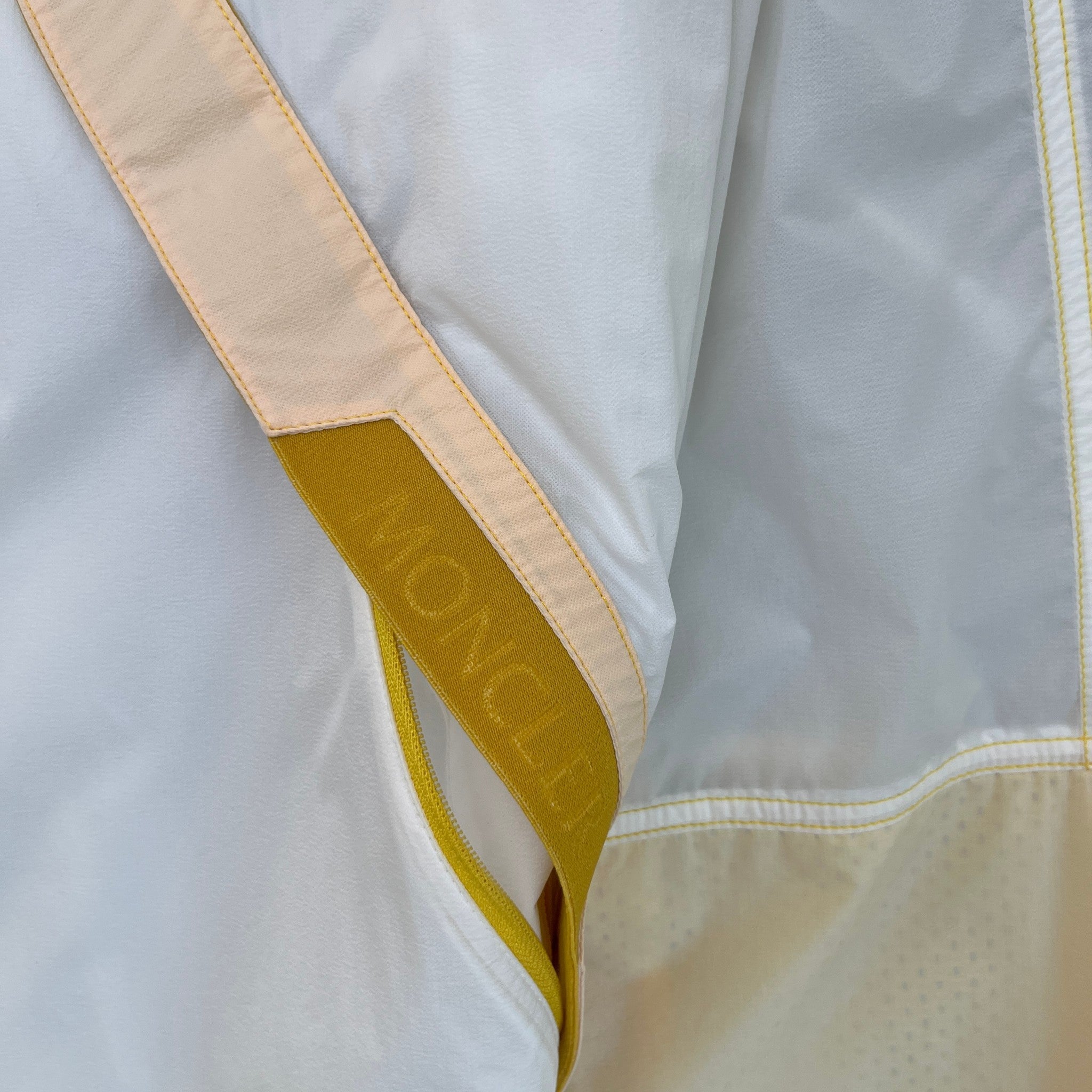 Men's Doi Windbreaker Yellow Size 4 / XL