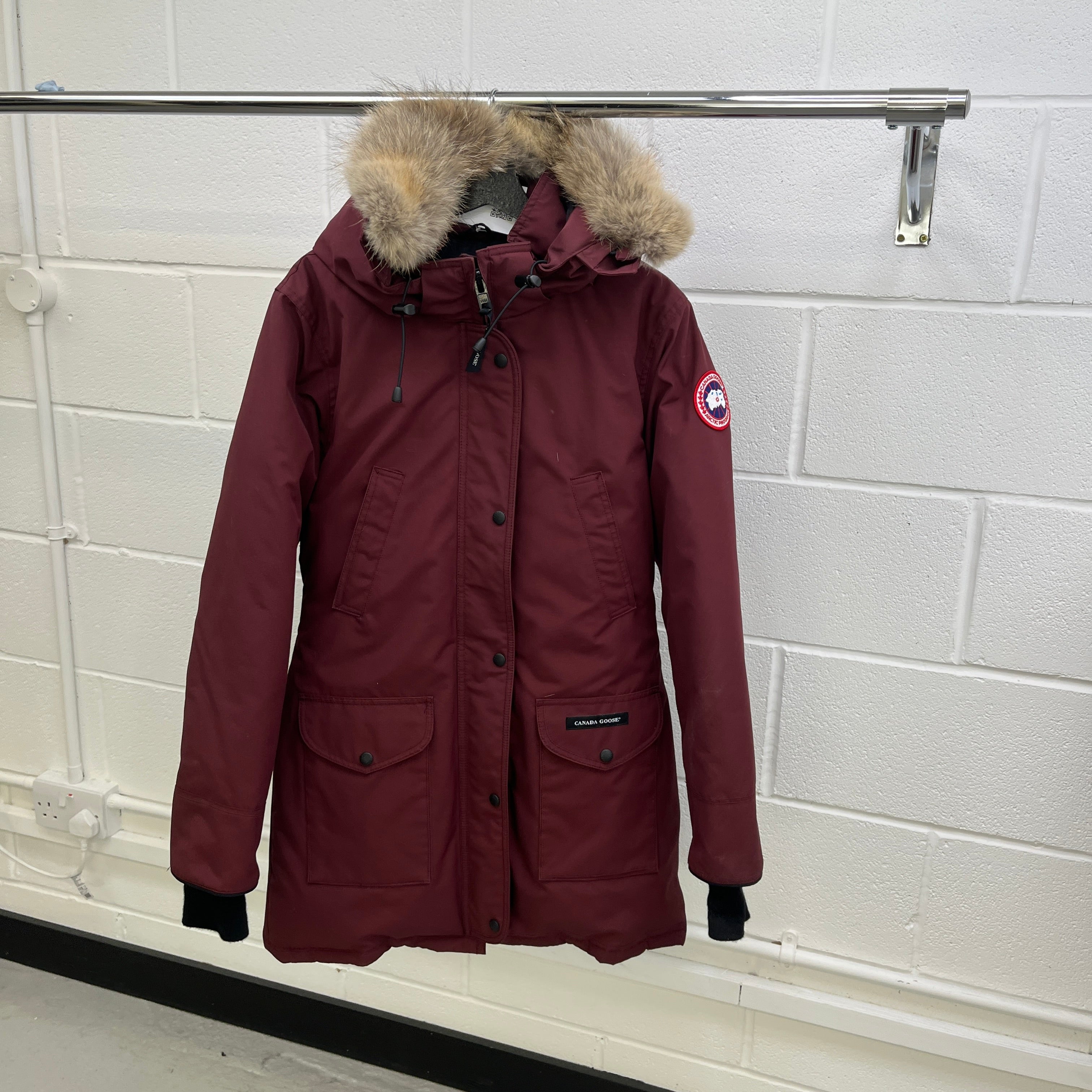 Women's Trillium Down Jacket Burgundy Size M