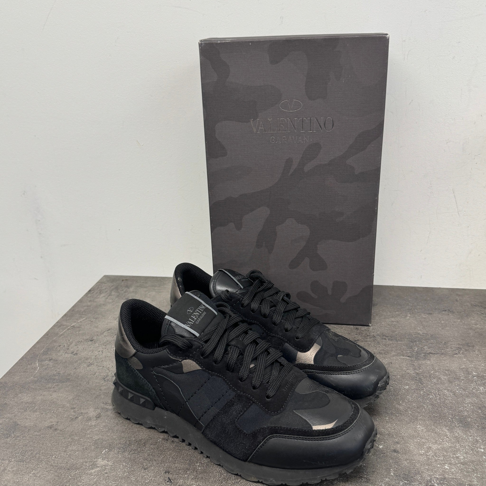 Men's Rockrunner Camouflage Low Trainers Black Size EU 40 / UK 6