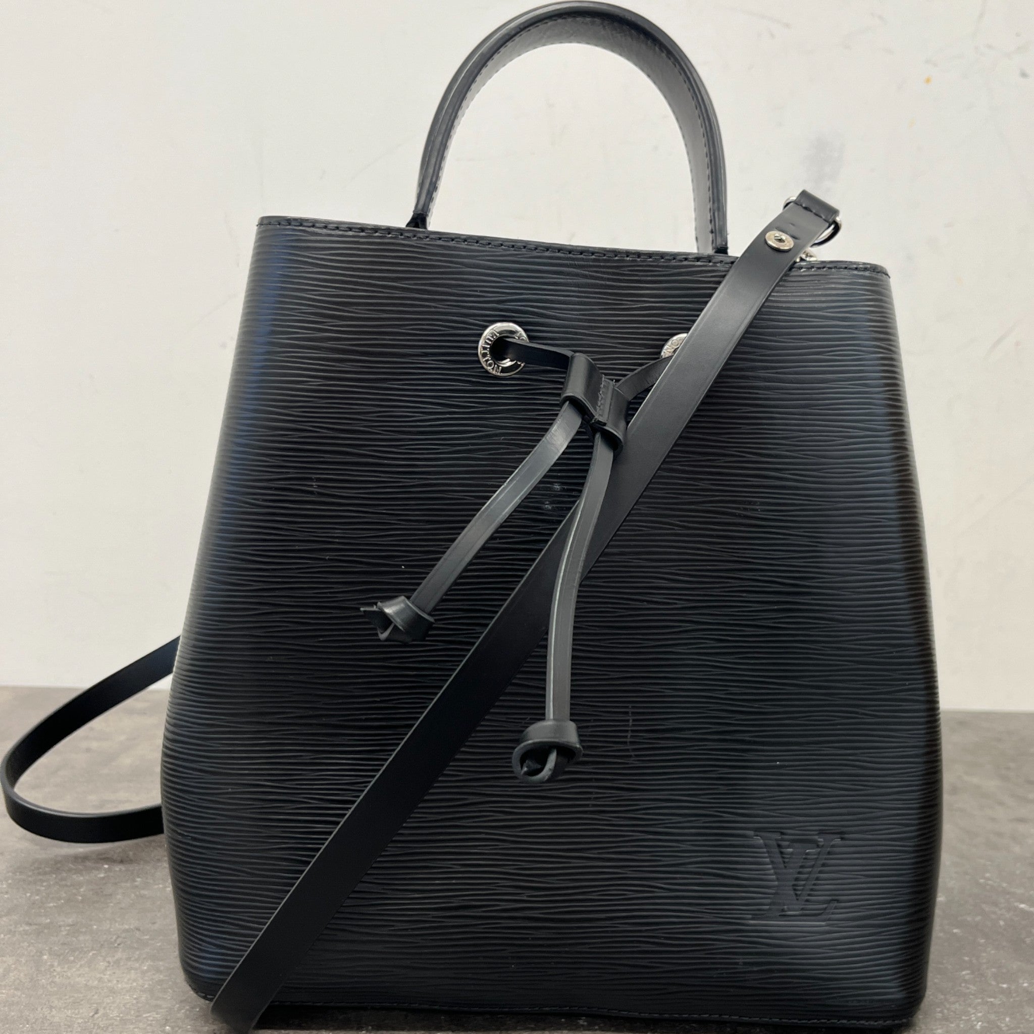 Women's Epi Leather Néonoé Handbag Black