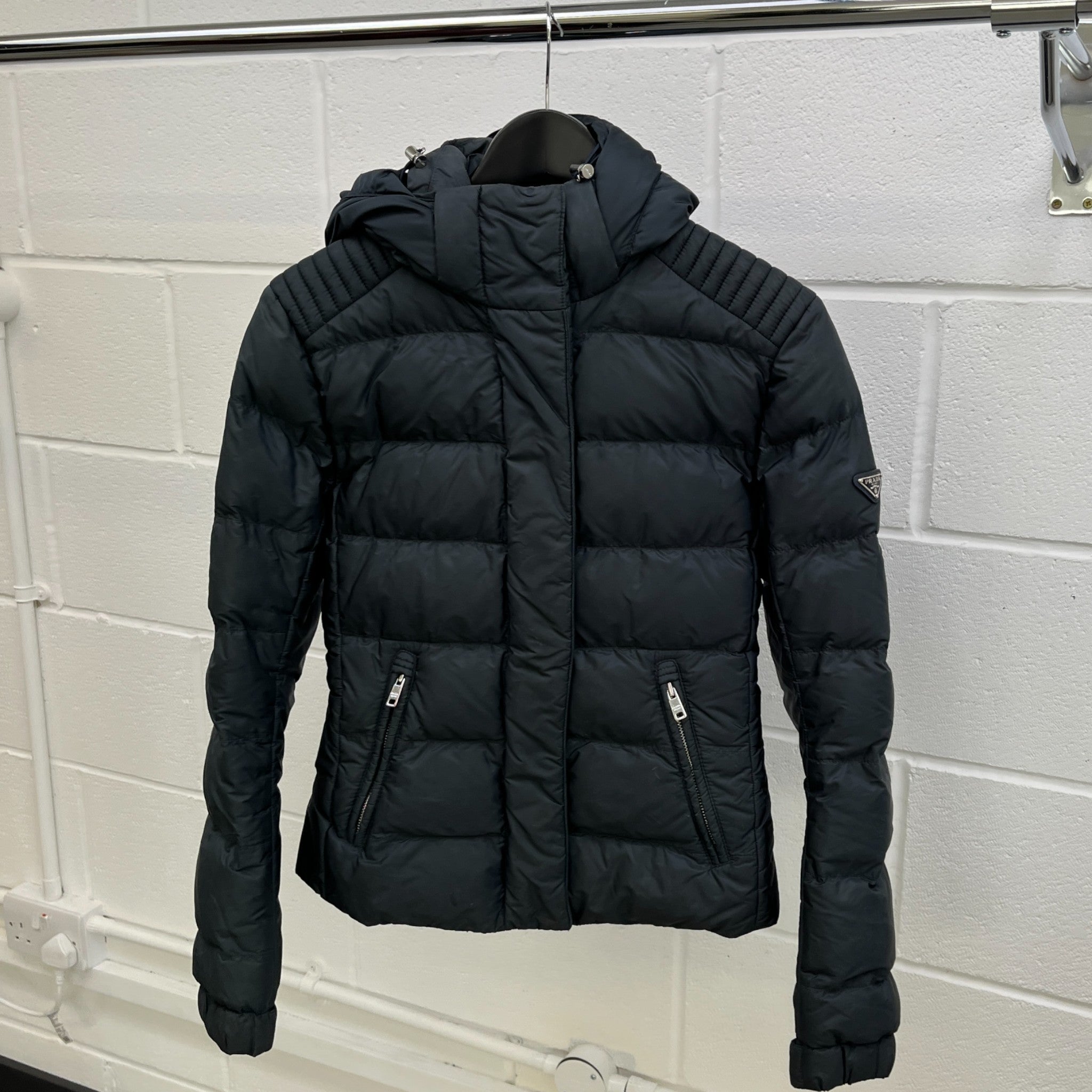 Women's Plaque Logo Re-Nylon Down Jacket Black Size IT 42 / UK 10