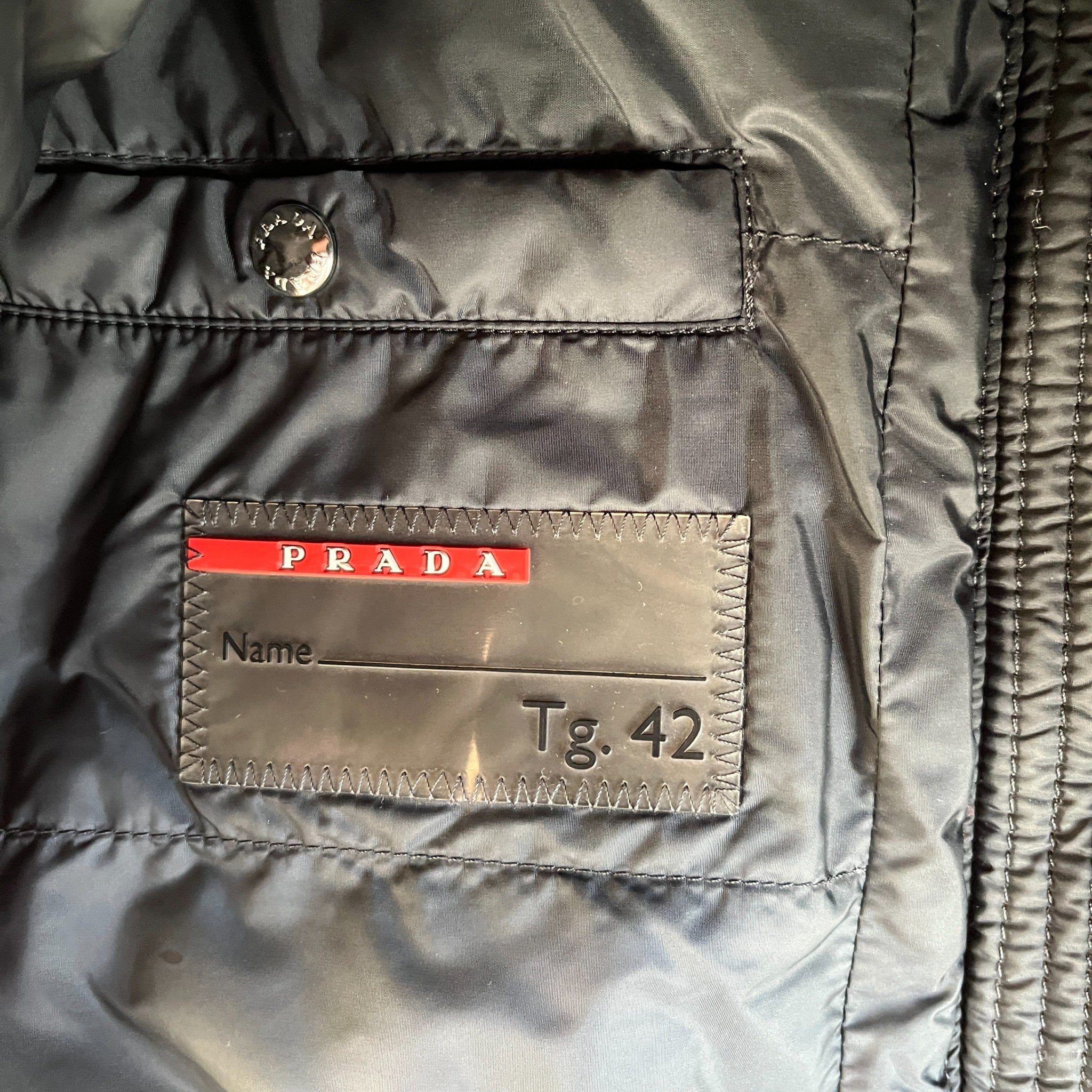 Women's Plaque Logo Re-Nylon Down Jacket Black Size IT 42 / UK 10