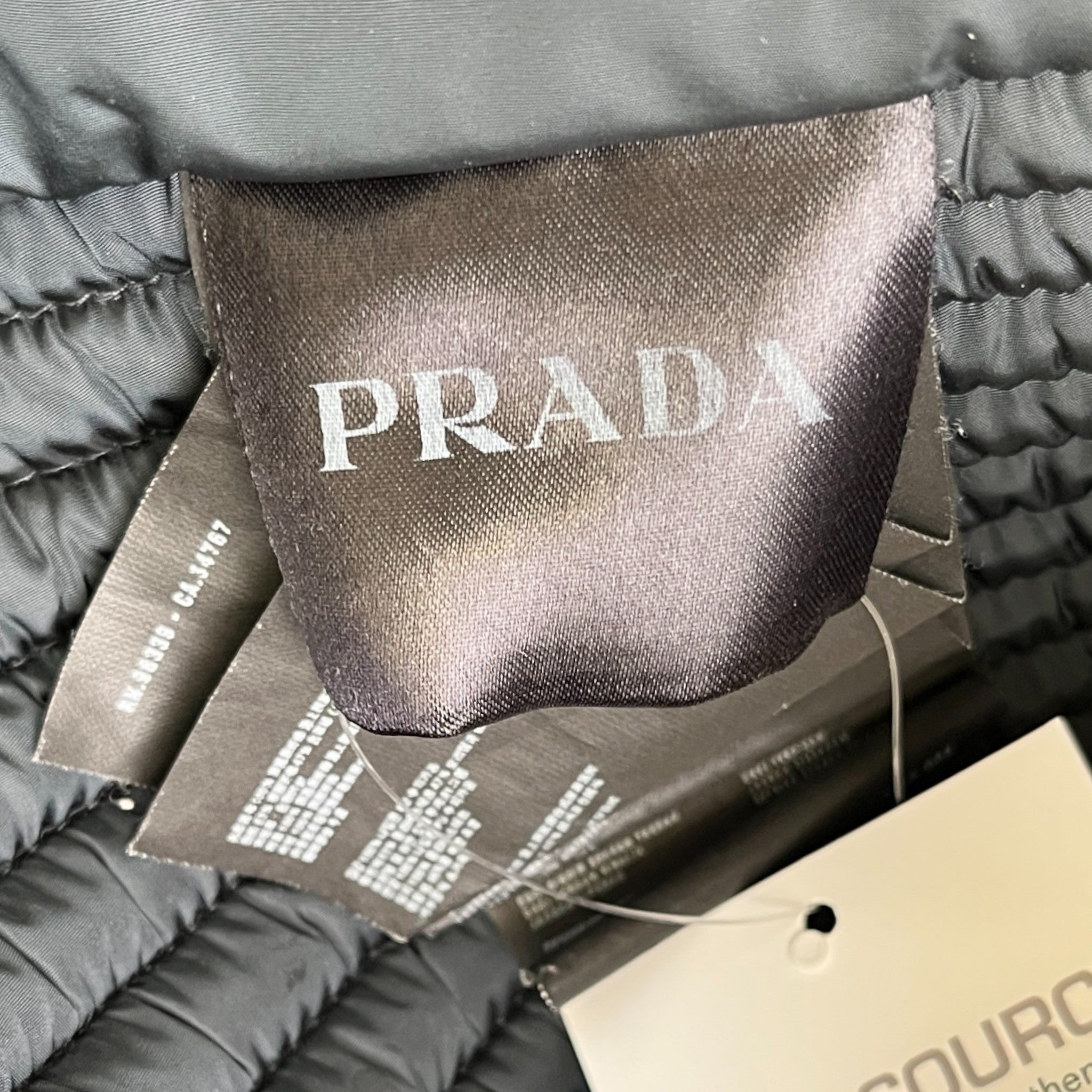 Women's Plaque Logo Re-Nylon Down Jacket Black Size IT 42 / UK 10