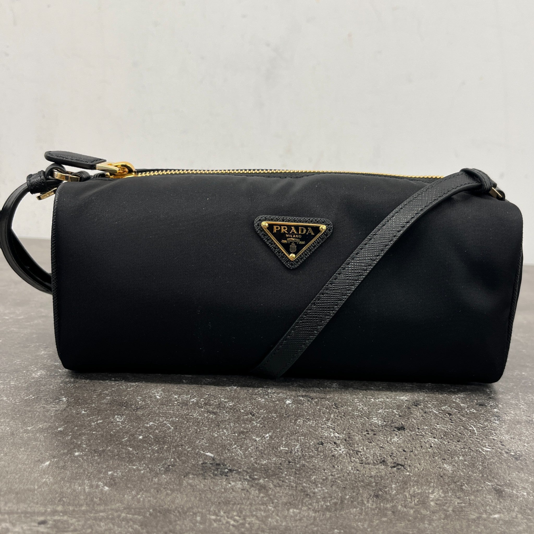 Women's Plaque Logo Handbag Black