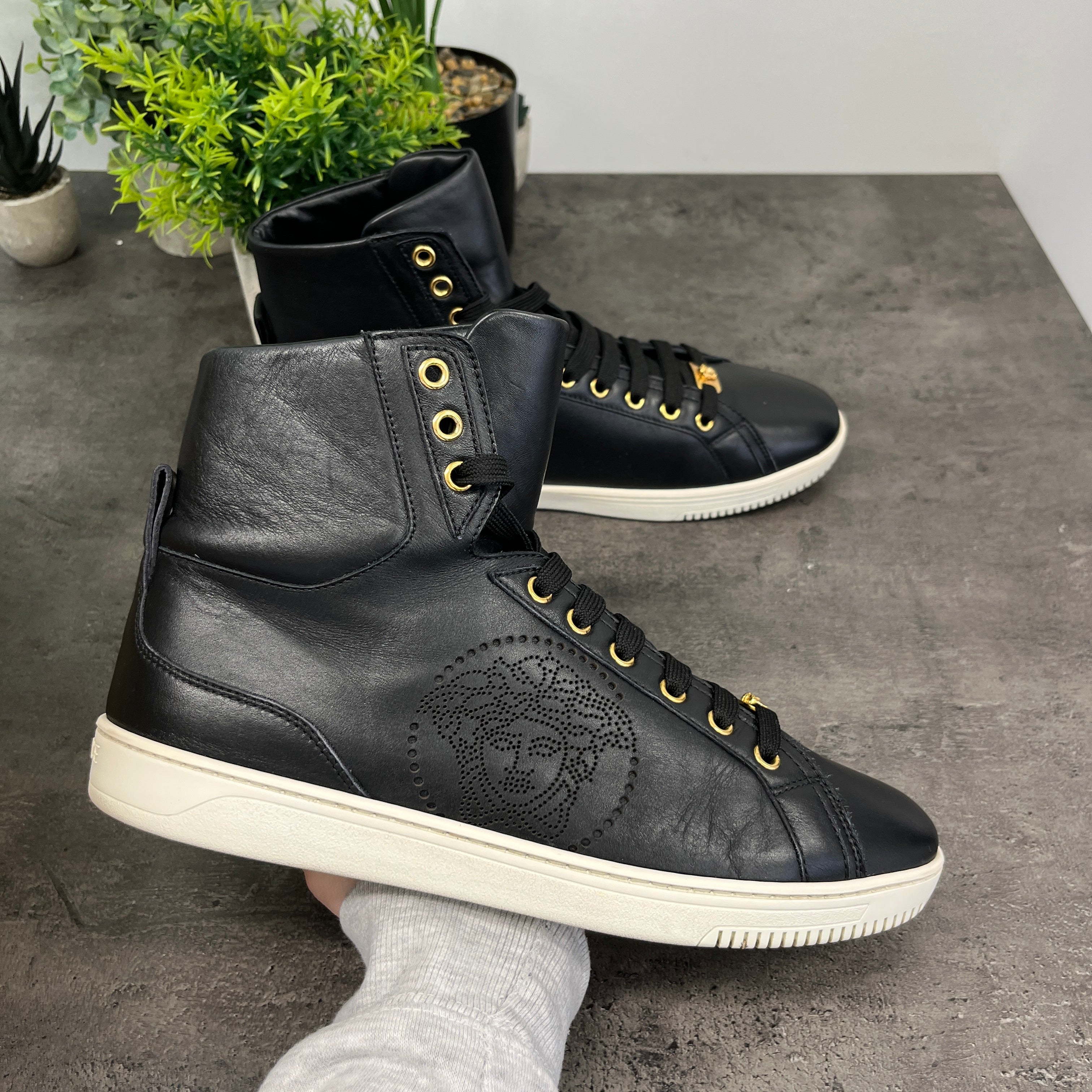 Men's Medusa Logo High Trainers Black Size EU 42 / UK 8