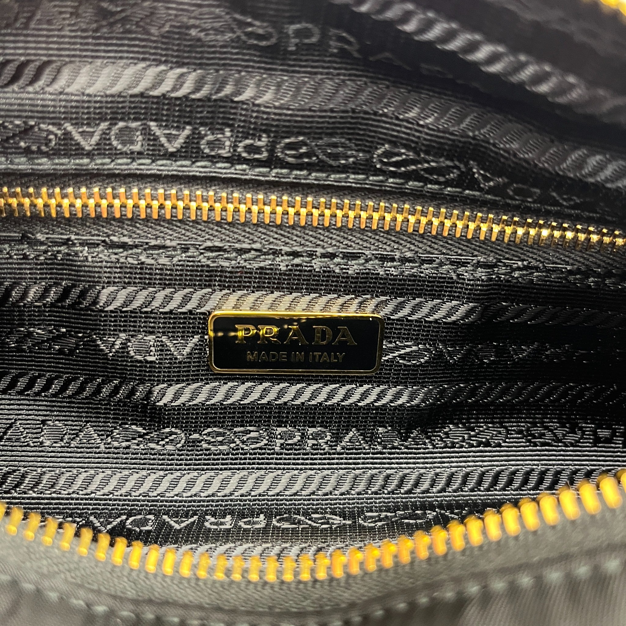 Women's Plaque Logo Handbag Black