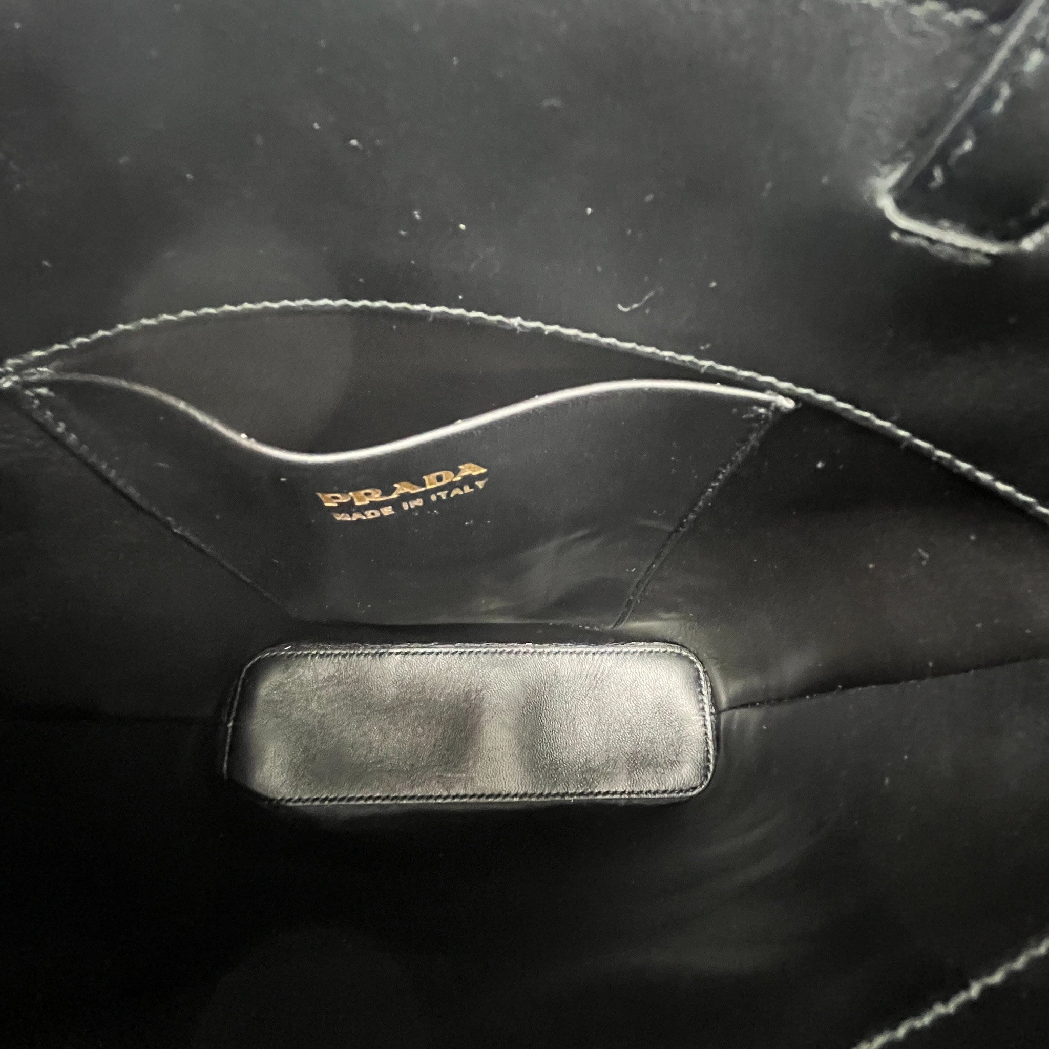 Women's Triangle Logo-Applique Tote Handbag Black