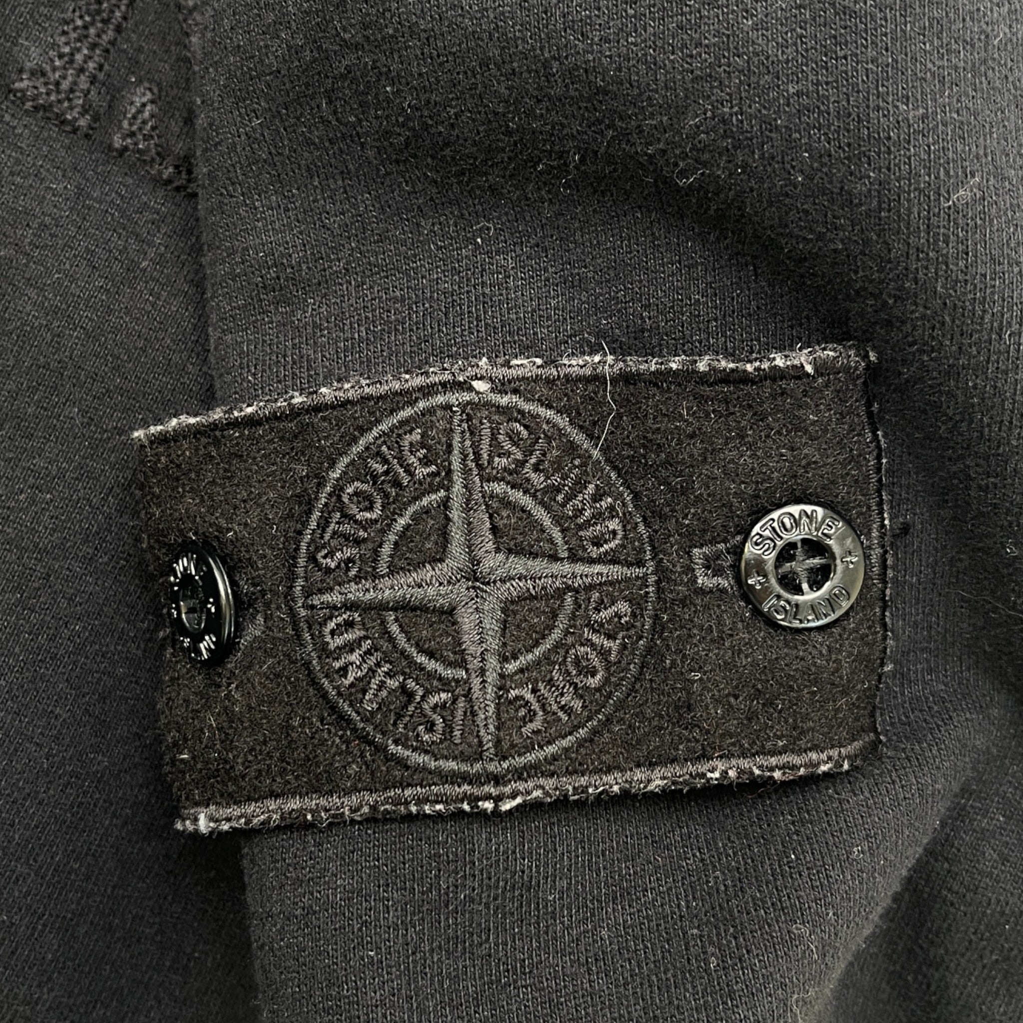 Men's Shadow Applique Logo Sweatshirt Black Size M