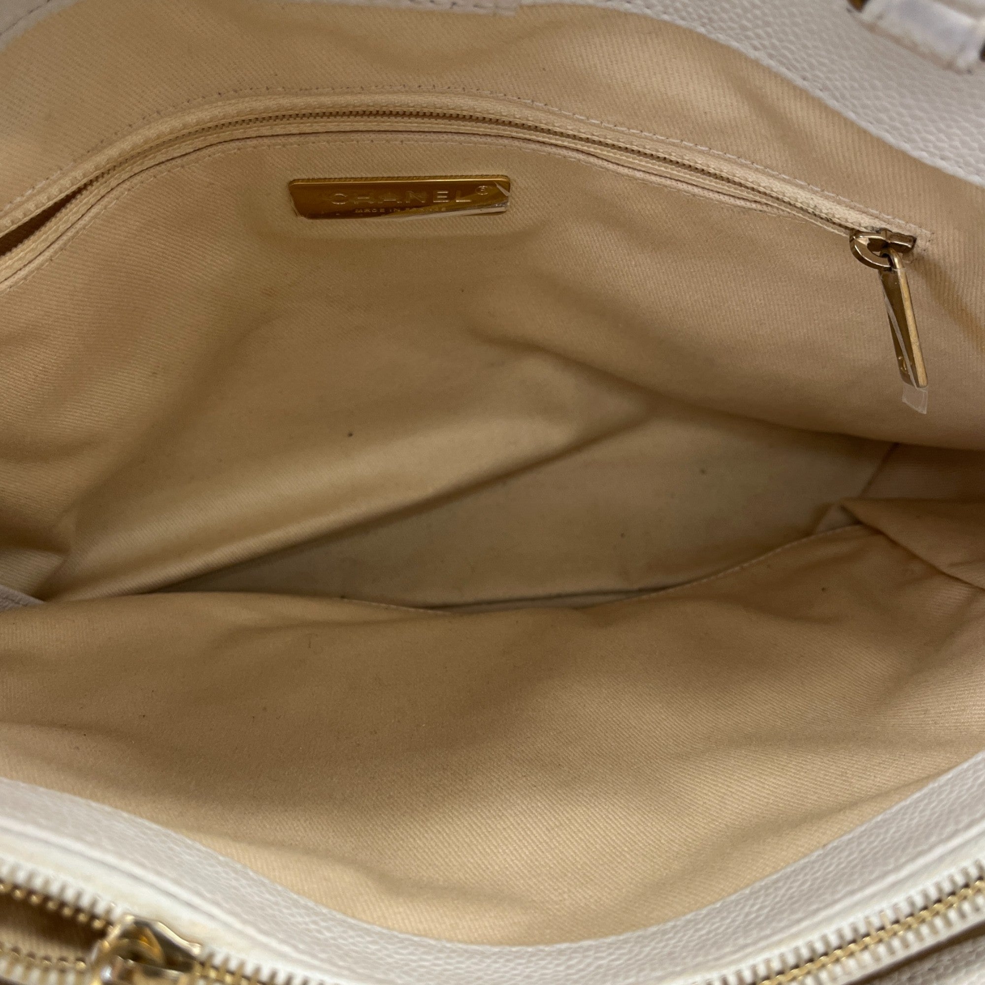 Women's Quilted Caviar Tote Handbag Grey