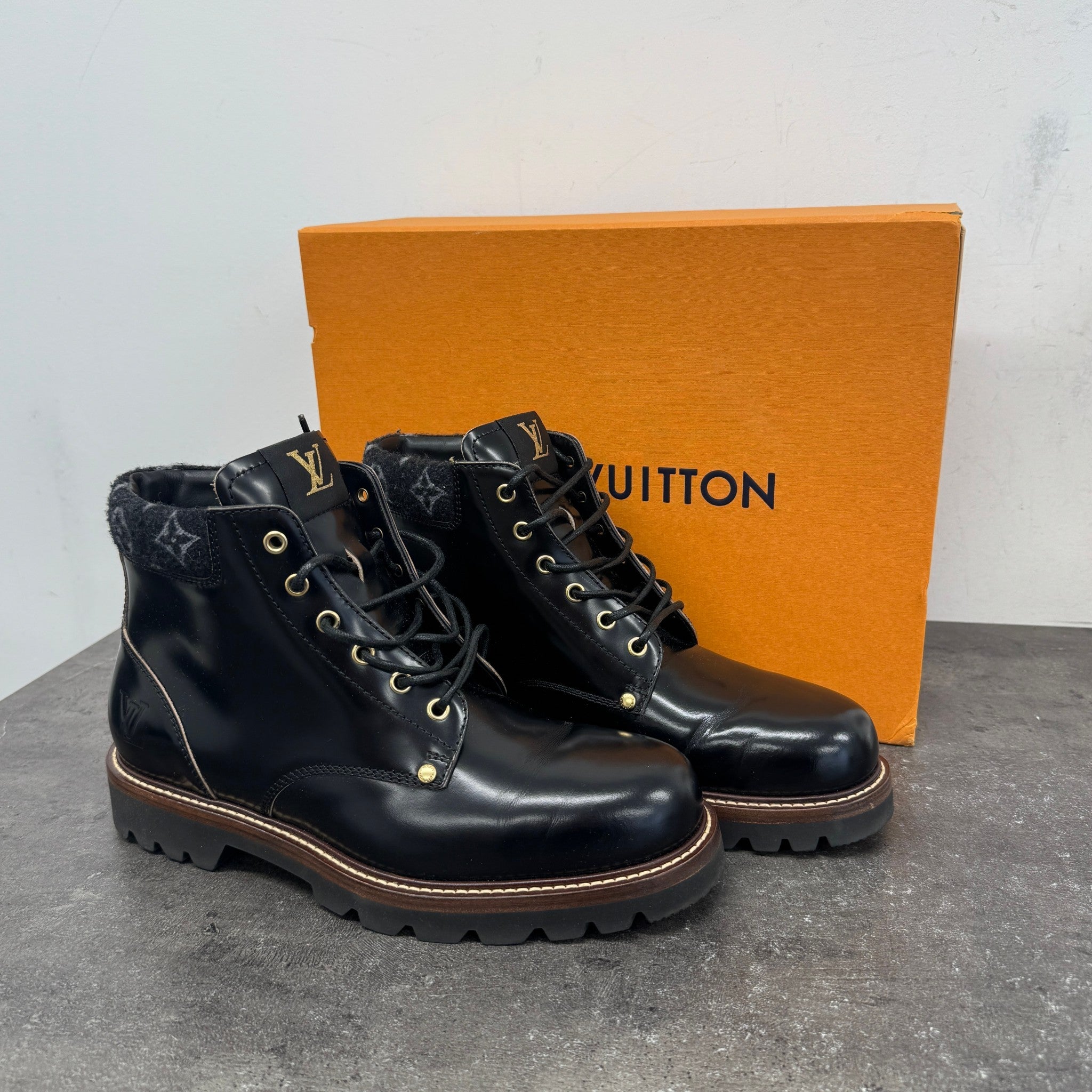 Men's Martin Boots Black Size EU 41.5 / UK 7.5