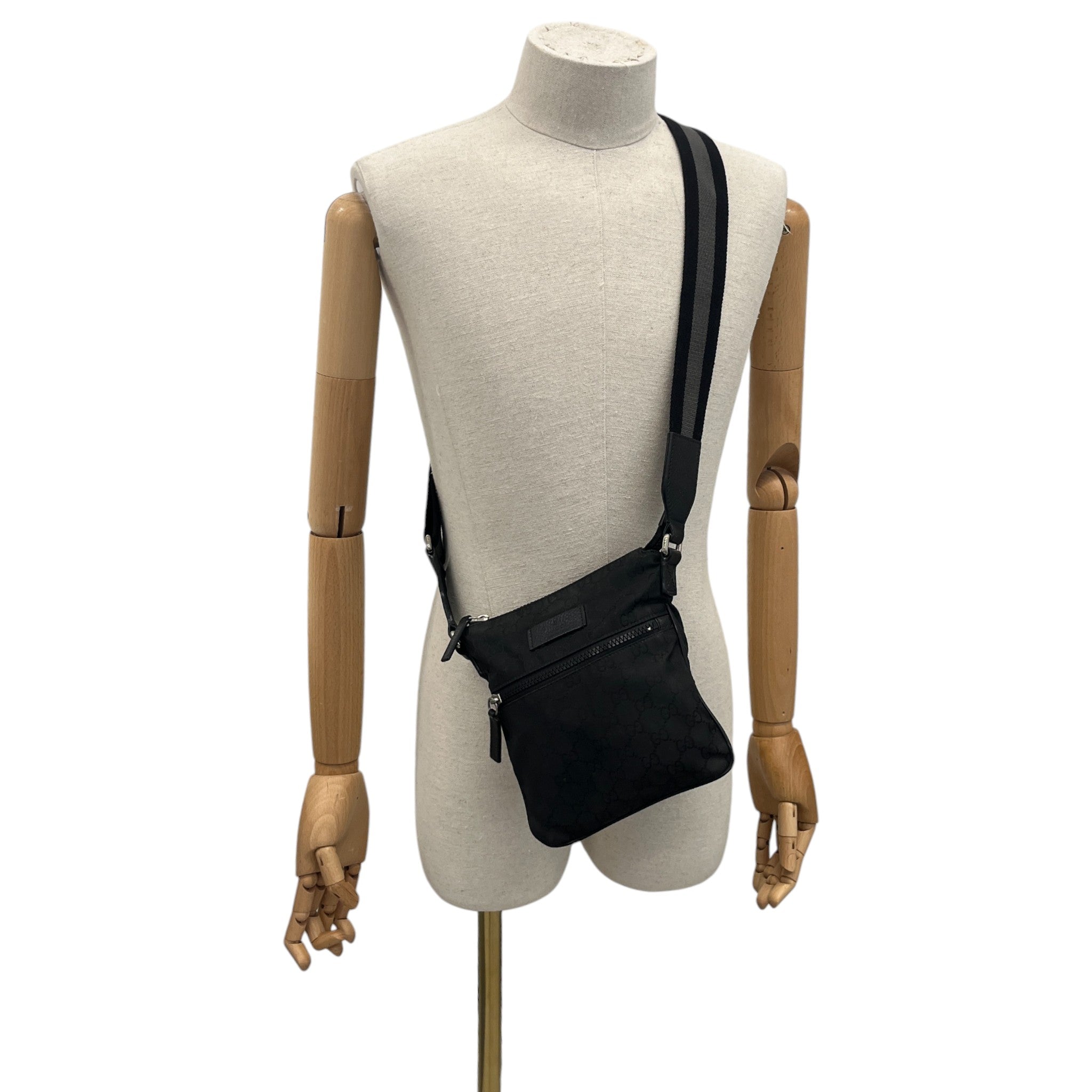 Men's Gg Canvas Messenger Bag Black