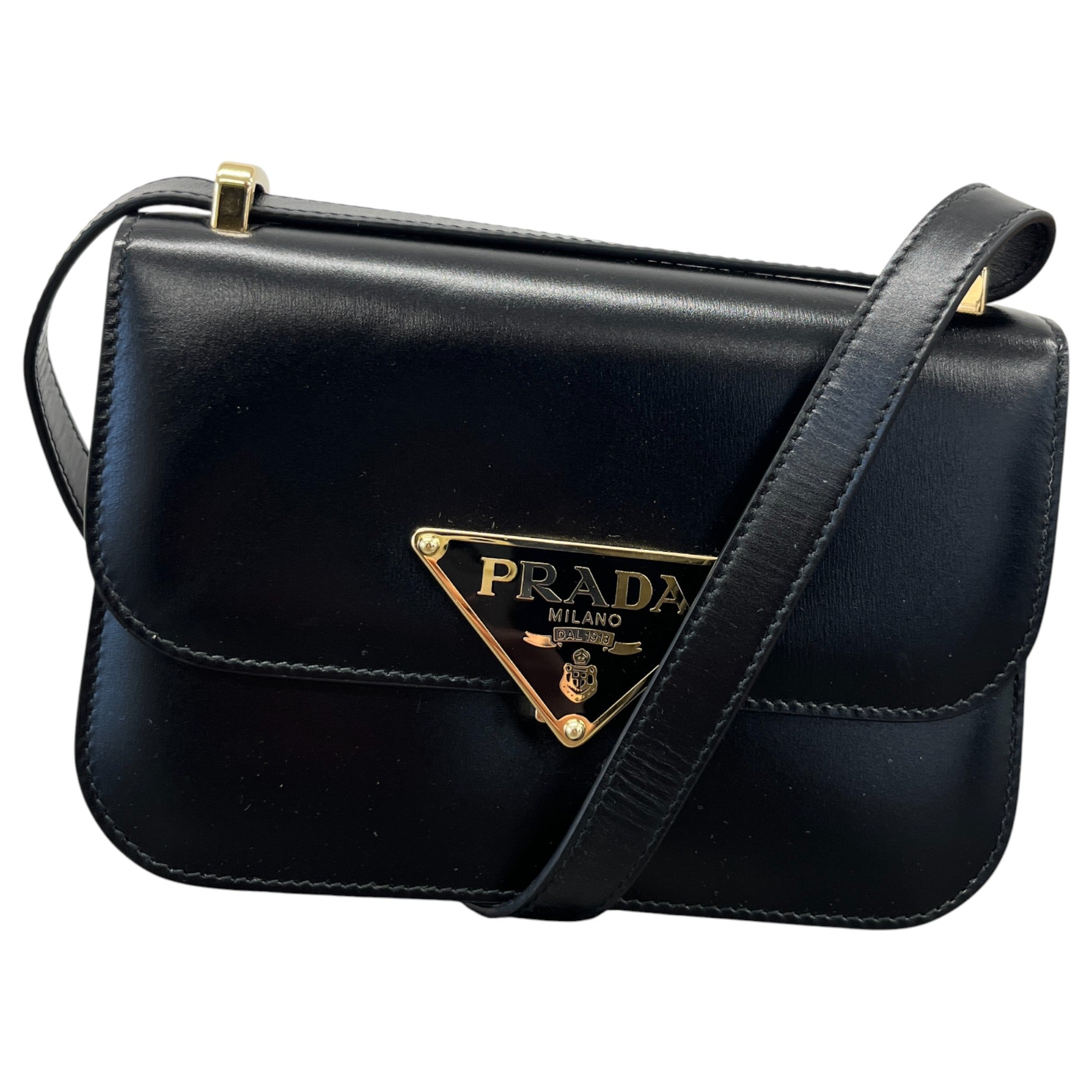 Women's Embleme Plaque Handbag Black