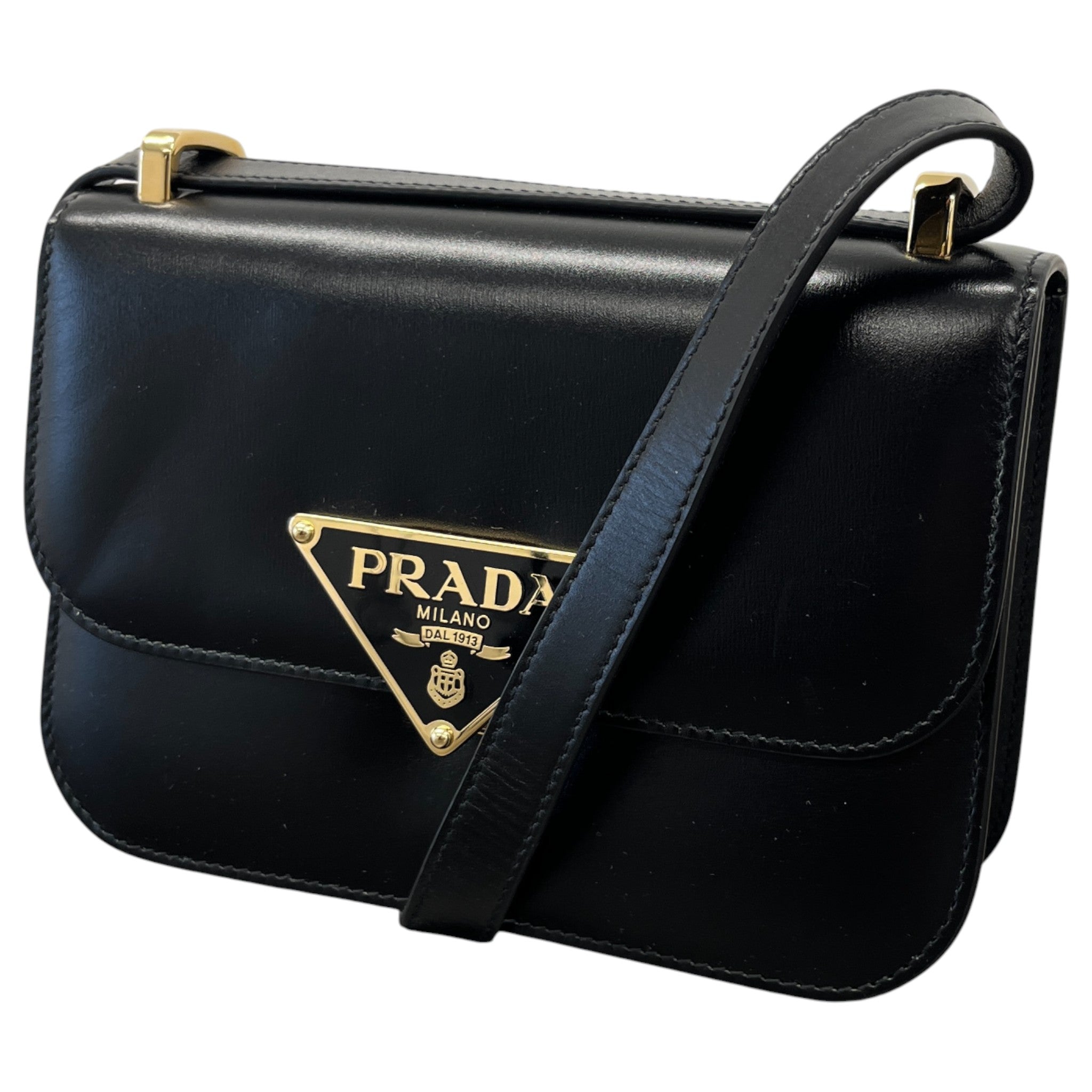 Women's Embleme Plaque Handbag Black