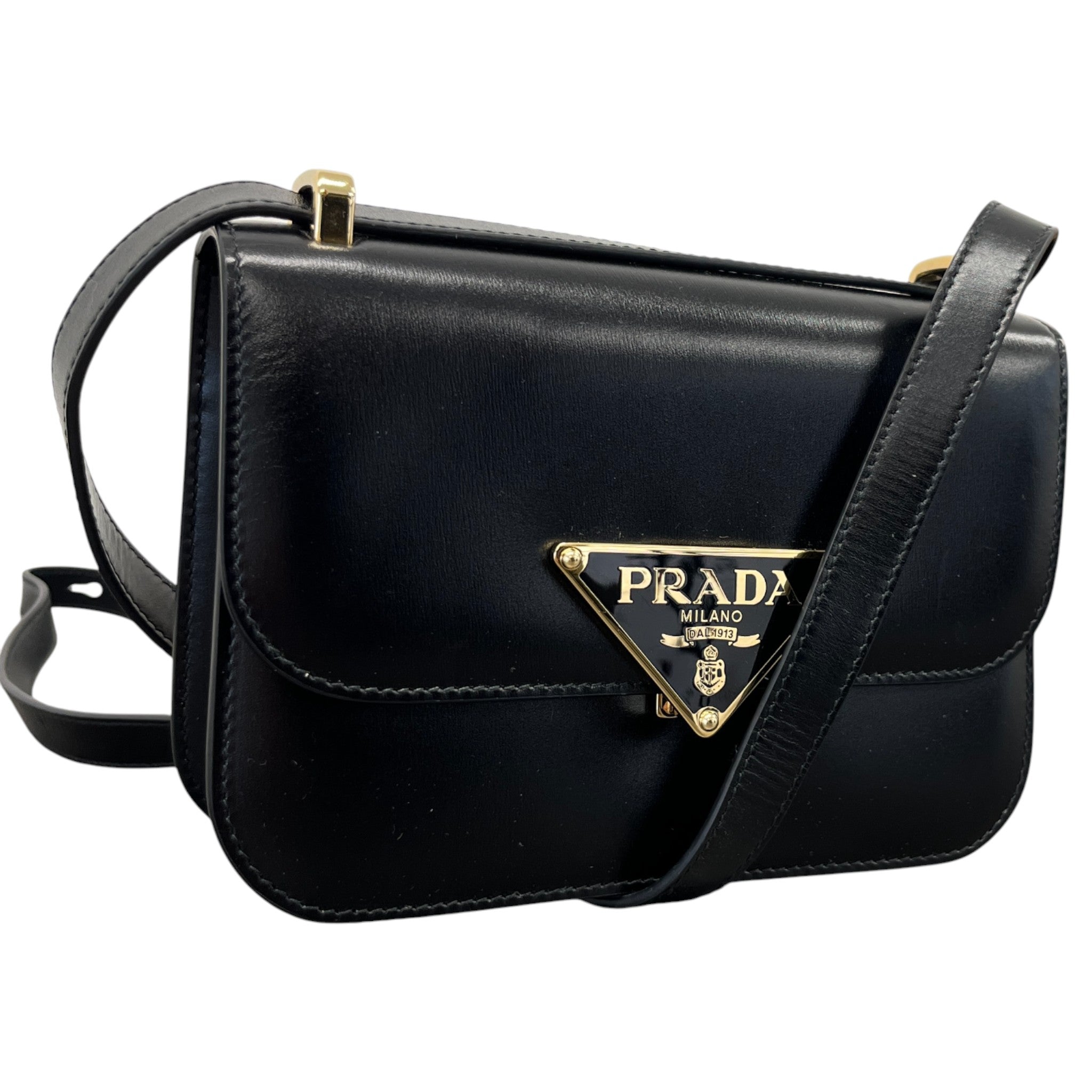 Women's Embleme Plaque Handbag Black