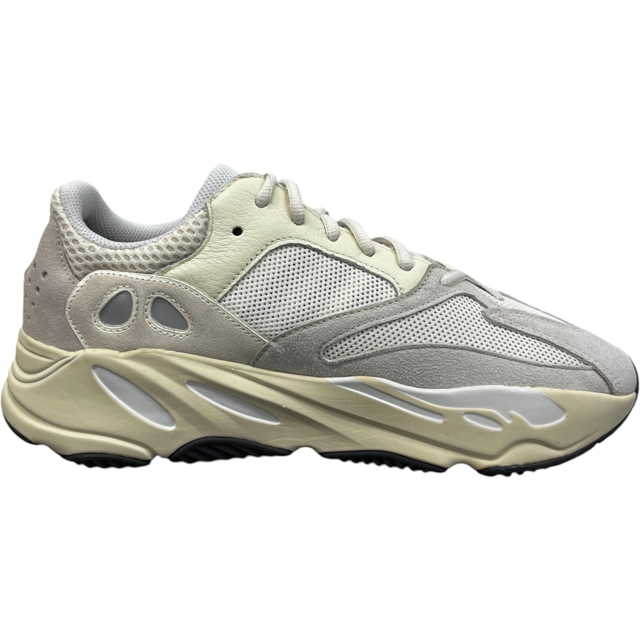 Men's Boost 700 Low Trainers Beige Size EU 42.5 / UK 8.5