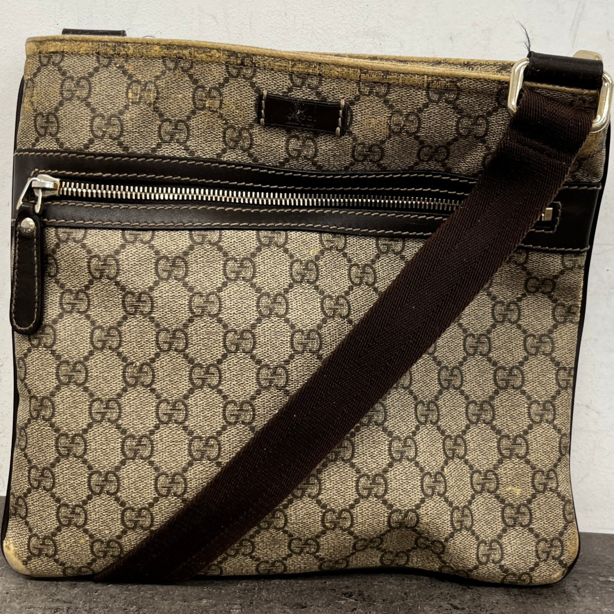 Men's Gg Supreme Messenger Bag Beige