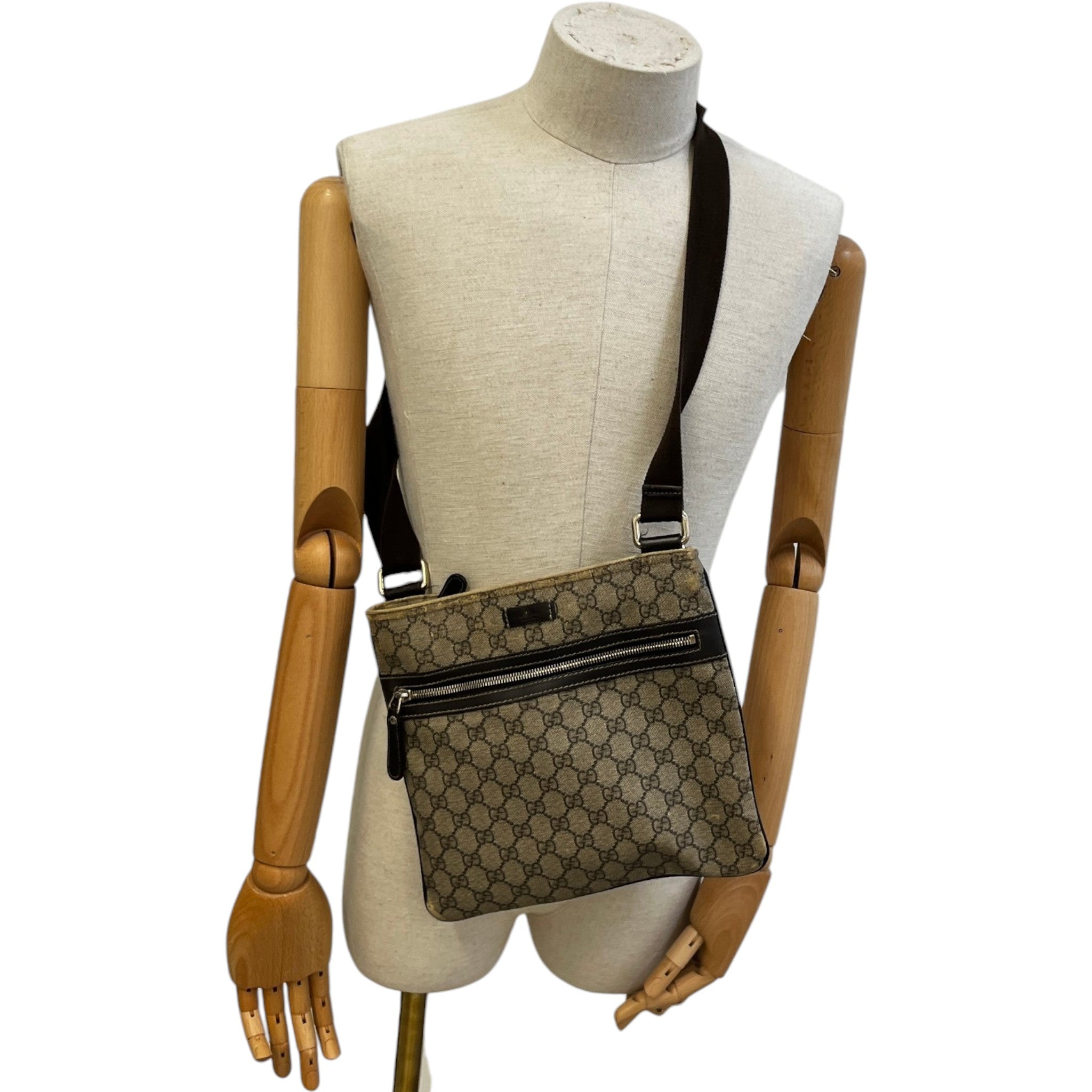 Men's Gg Supreme Messenger Bag Beige