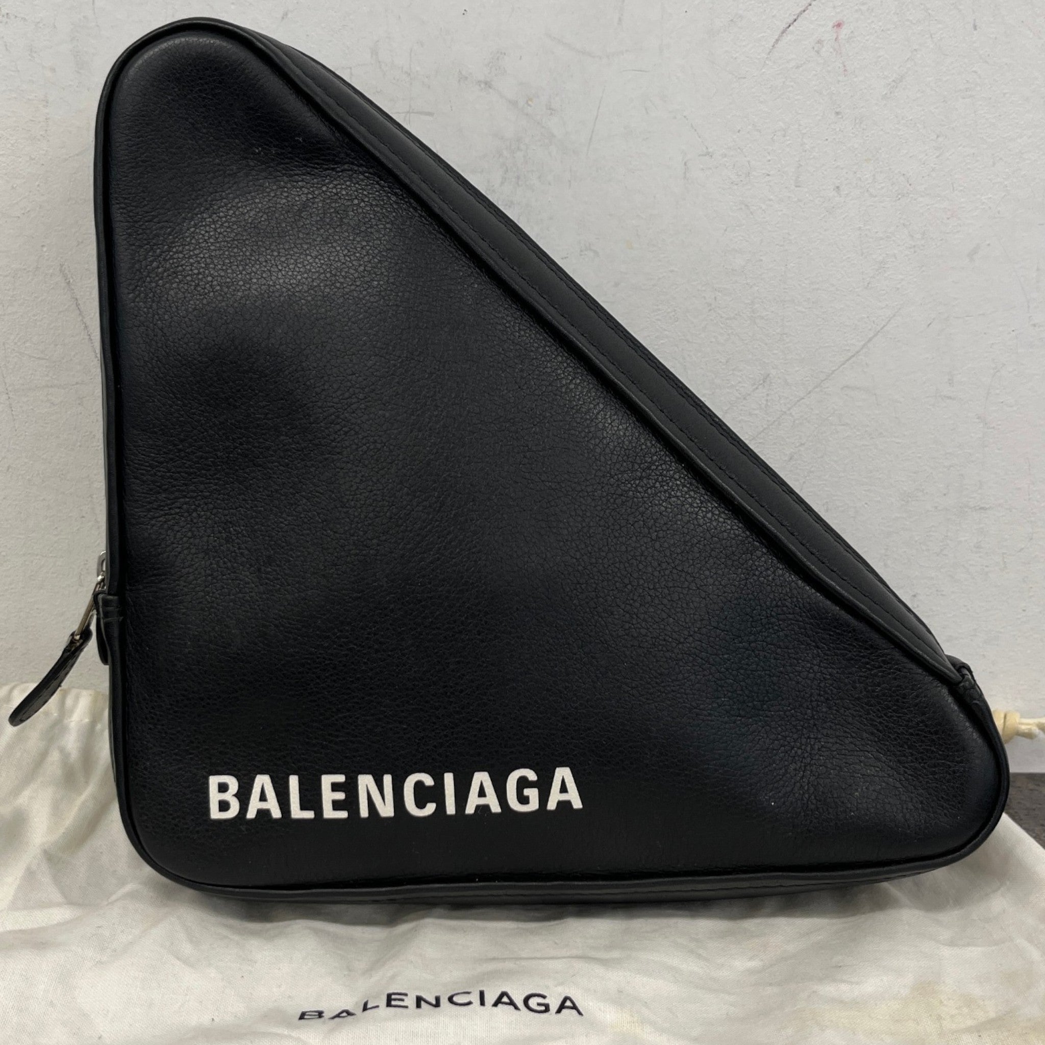 Men's Triangle Logo Toiletry Bag Black