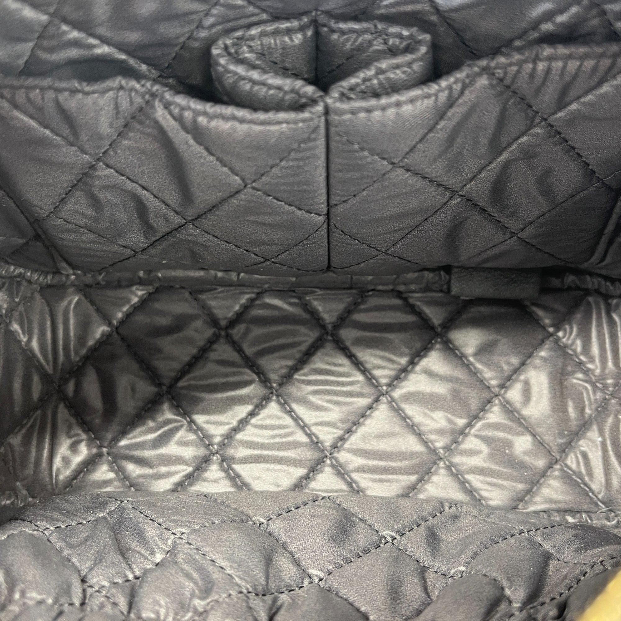 Women's Cc Logo Quilted Toiletry Bag Charcoal
